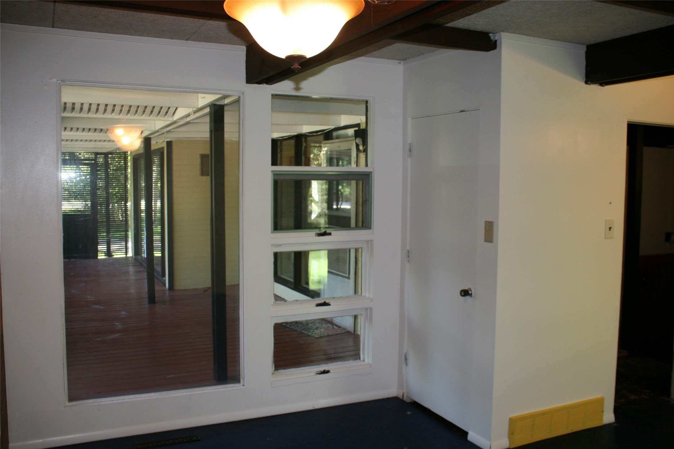 407 Riverview Court