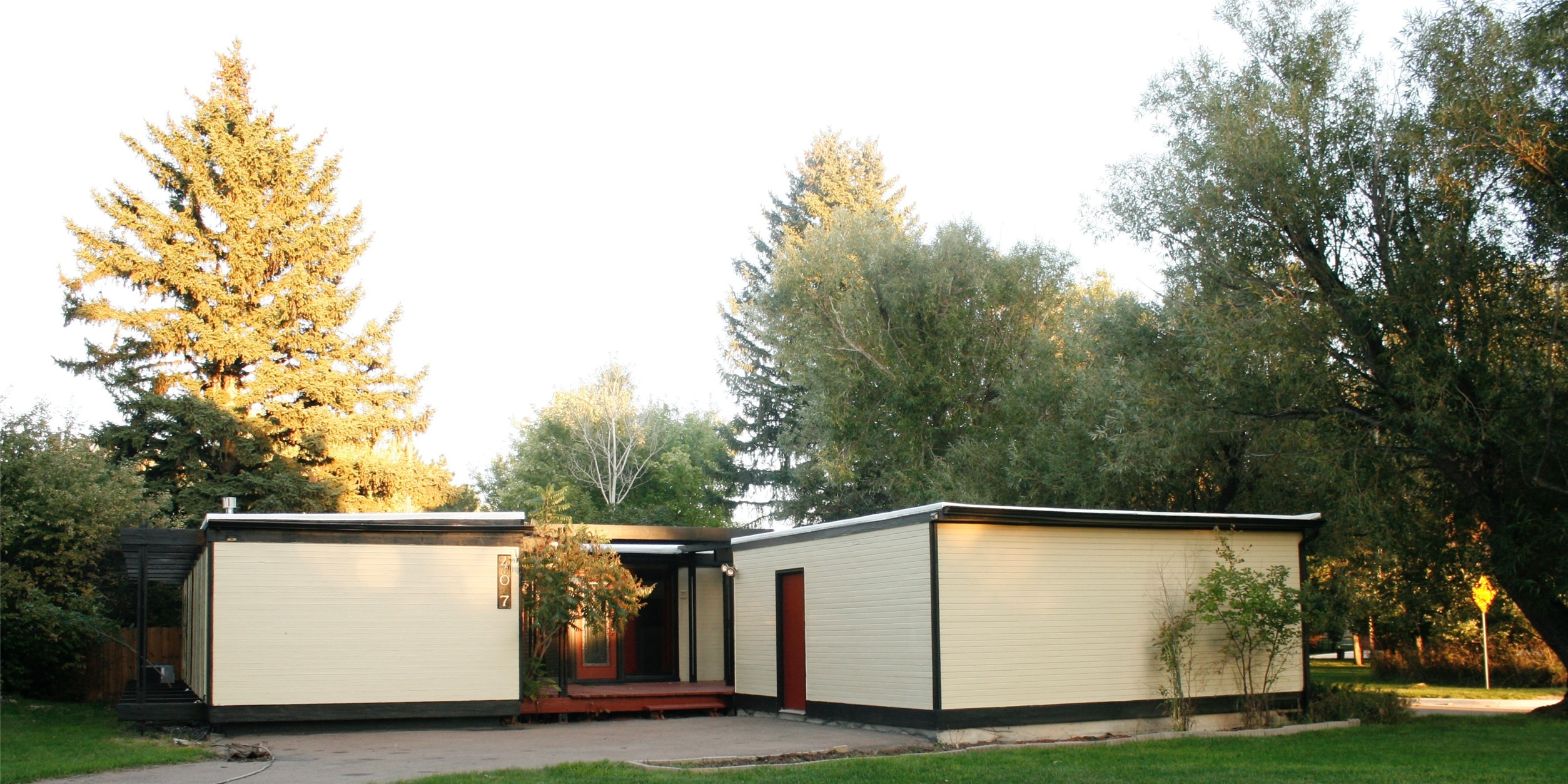 407 Riverview Court