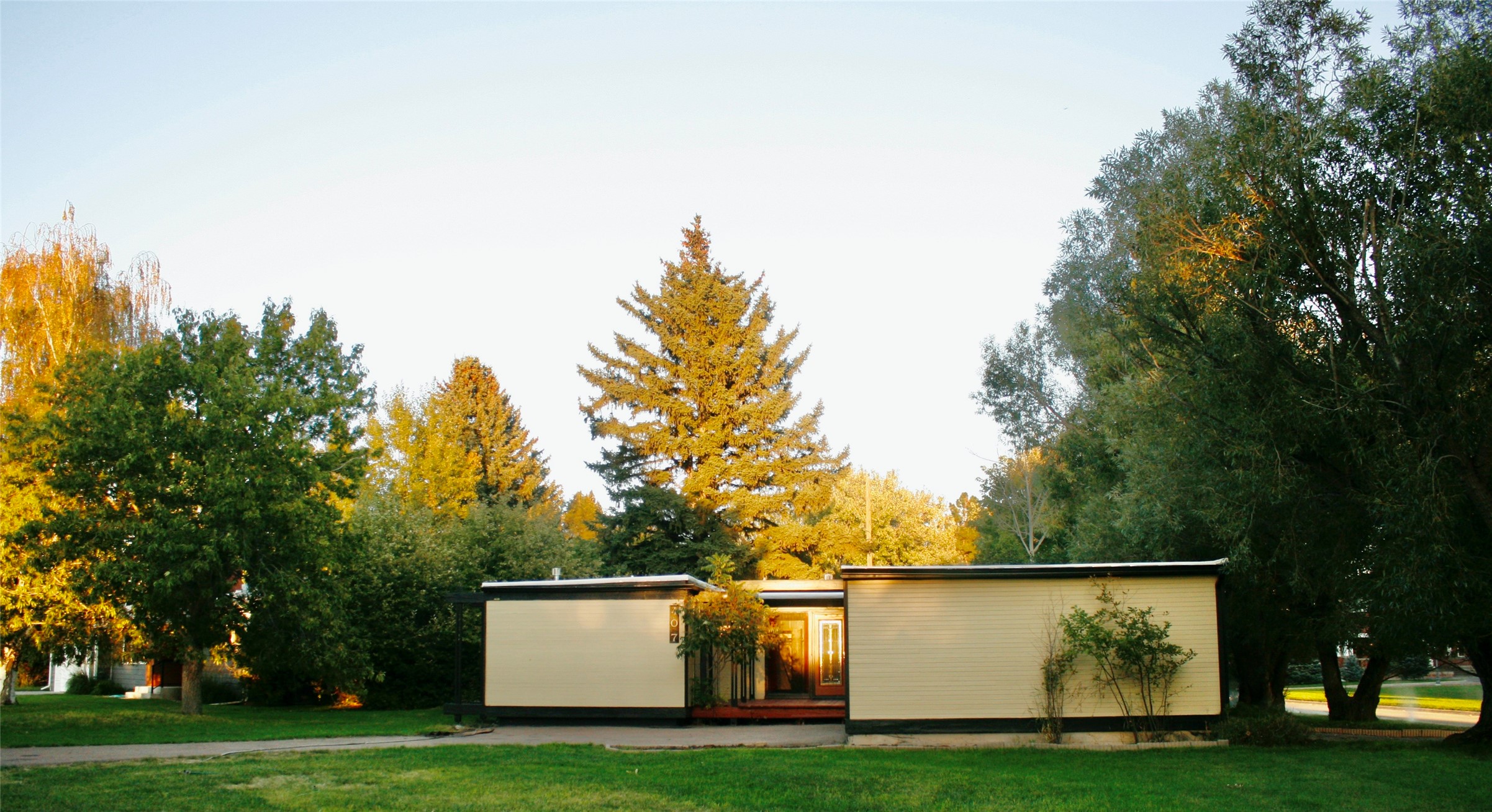 407 Riverview Court