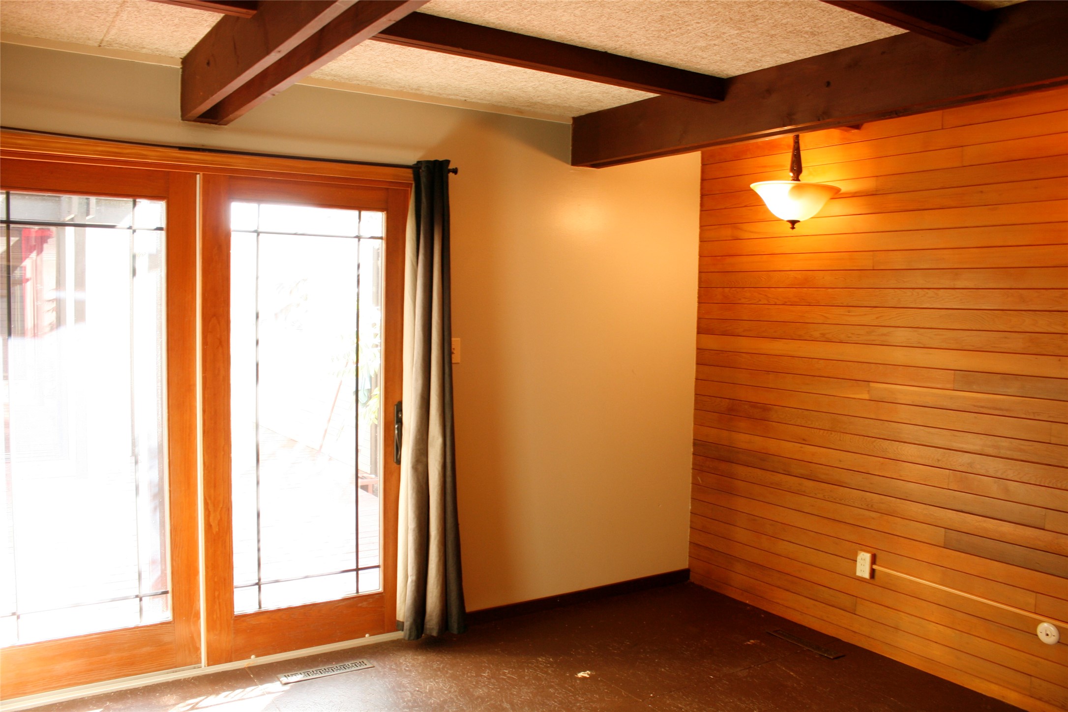 407 Riverview Court