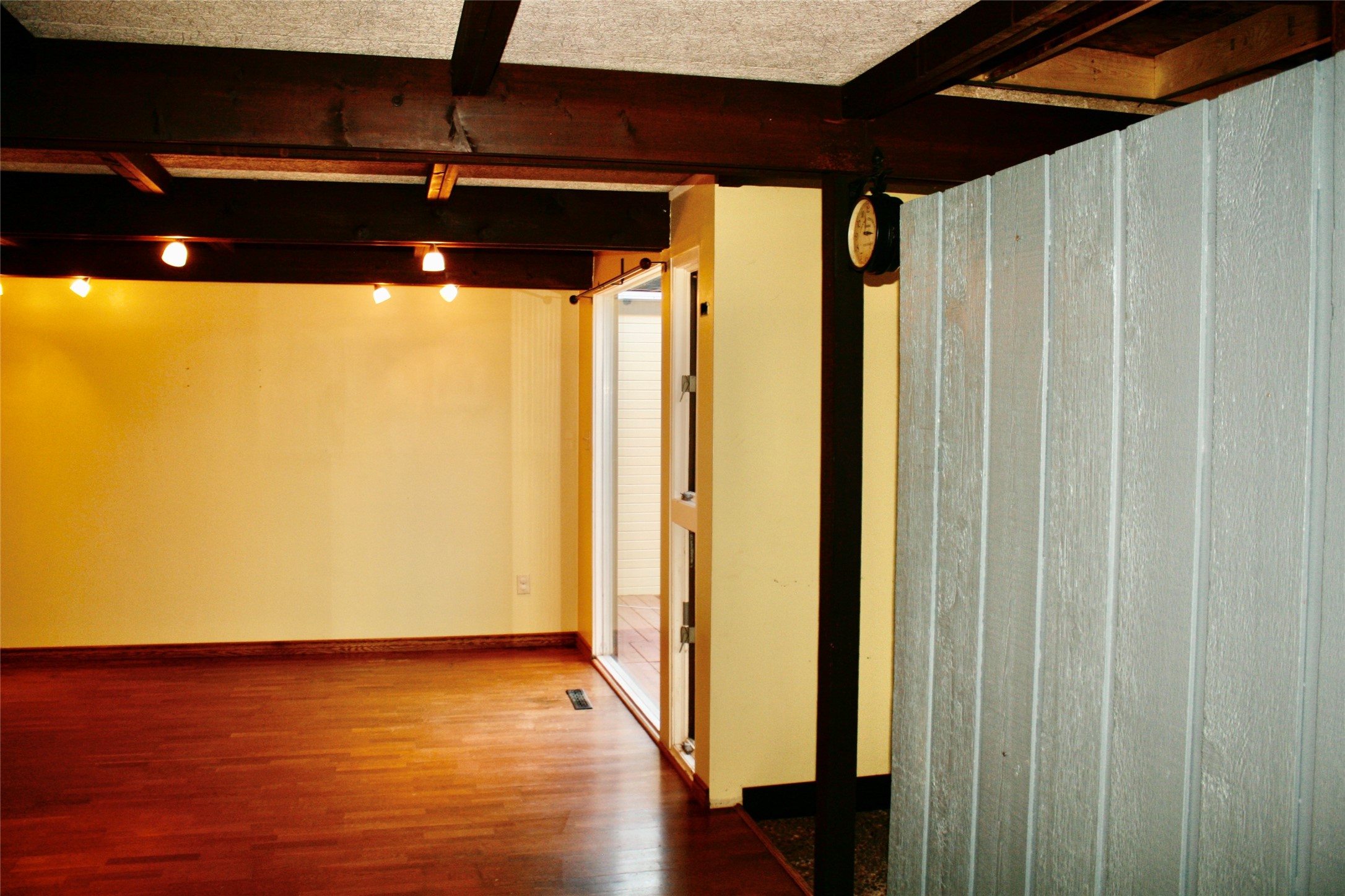 407 Riverview Court