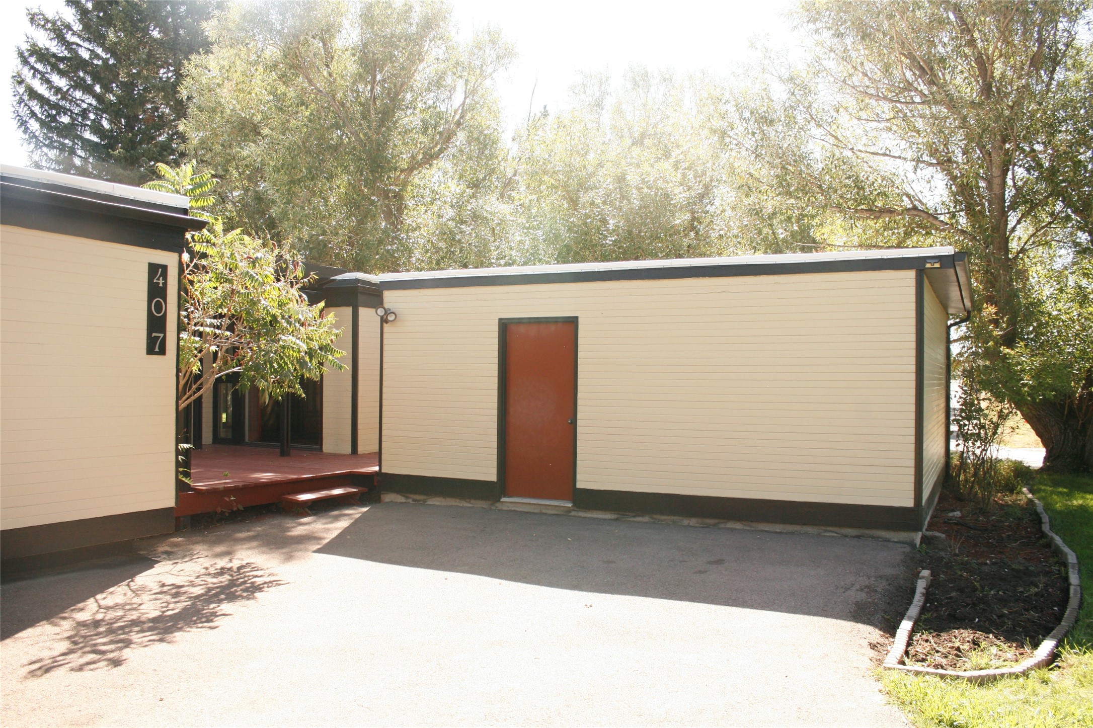 407 Riverview Court