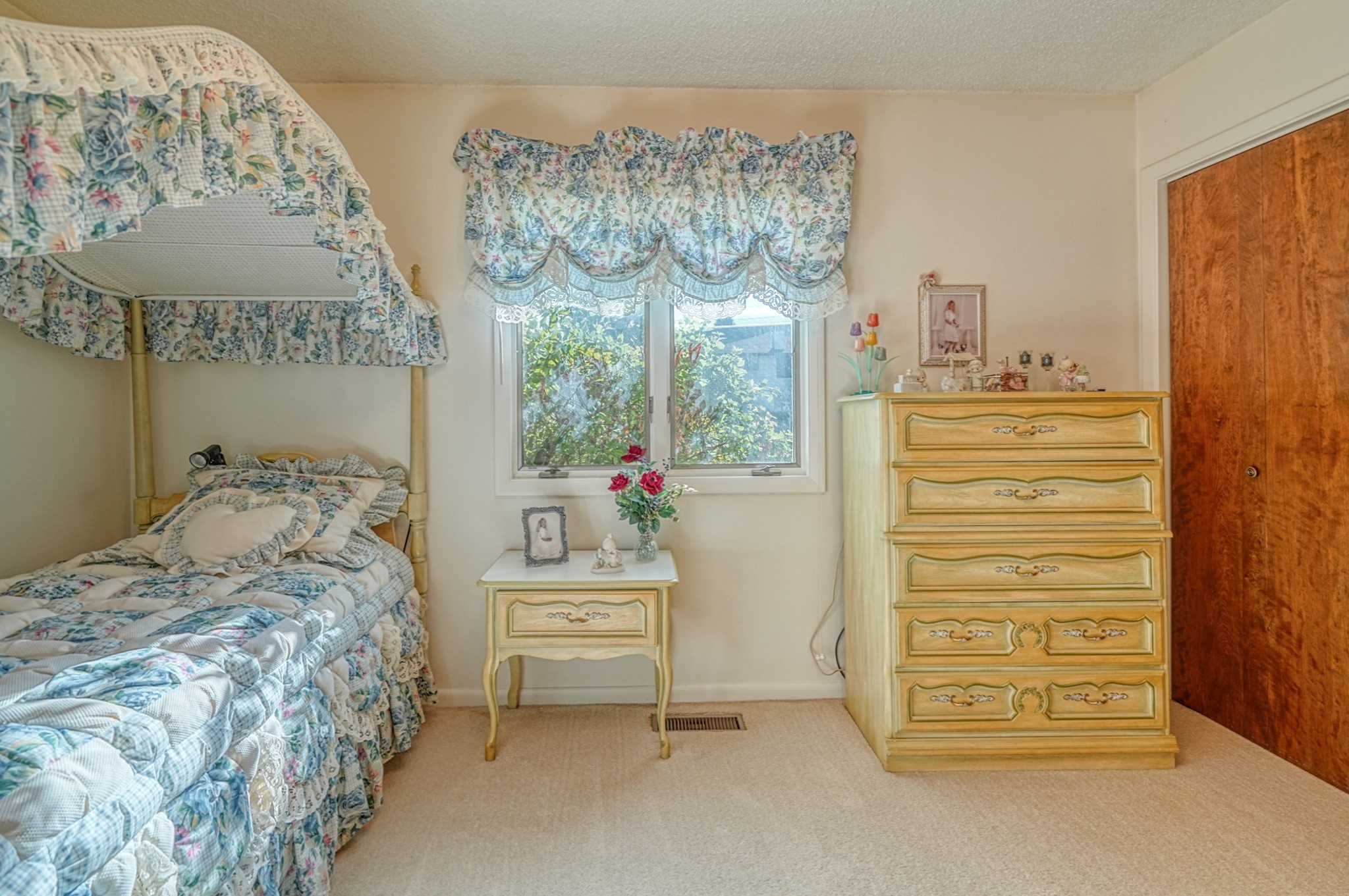 420 Mountain View Boulevard