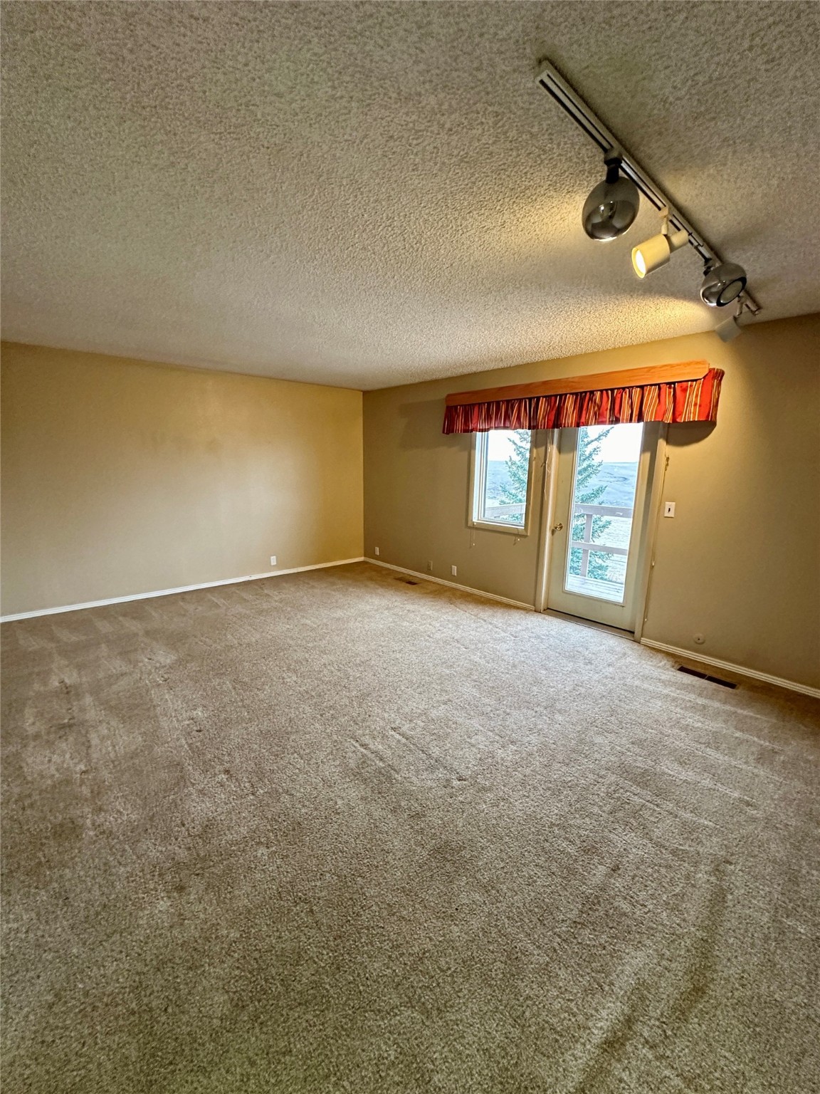428 Mountain View Boulevard