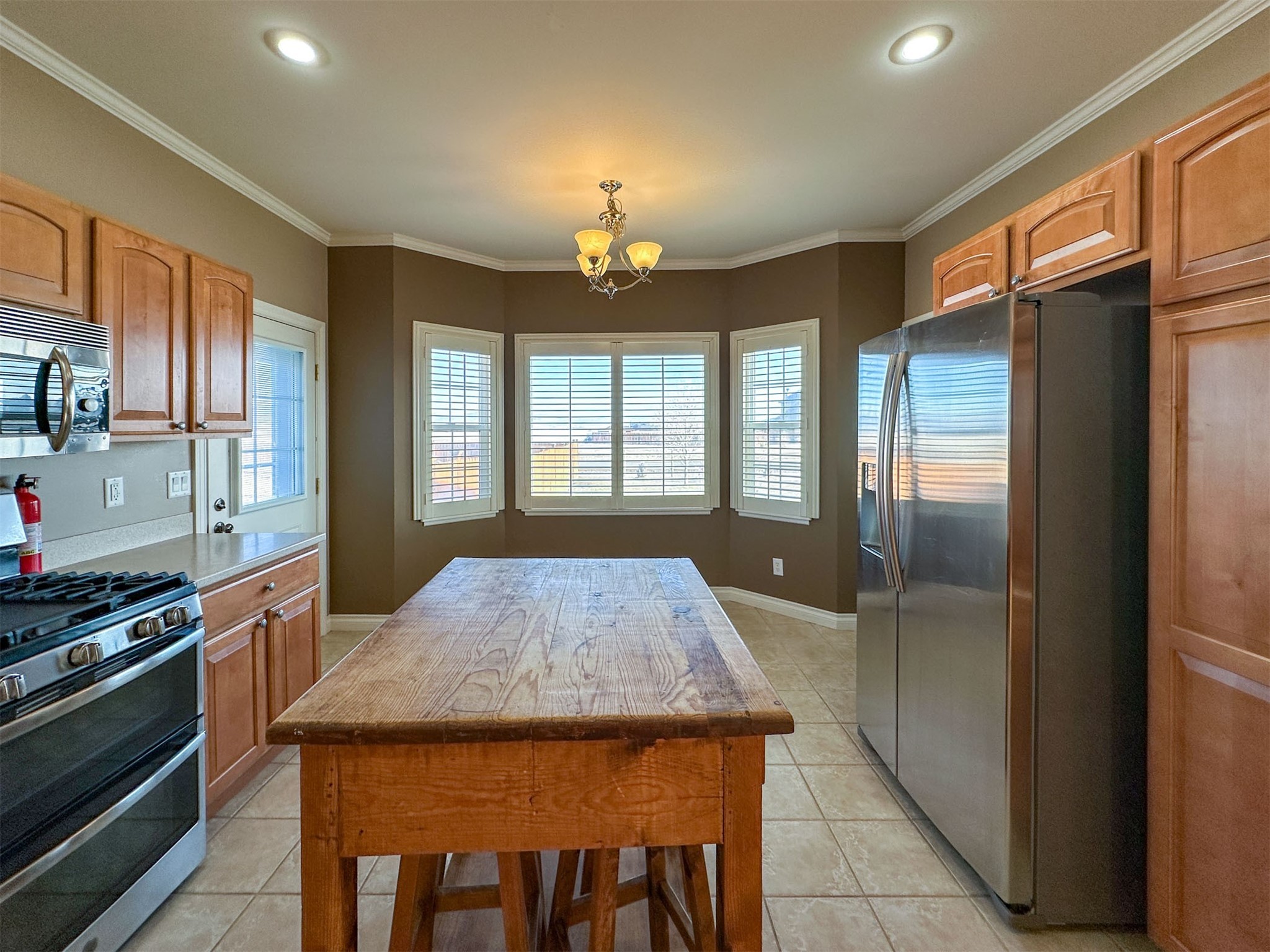 804 Crestwood Lane