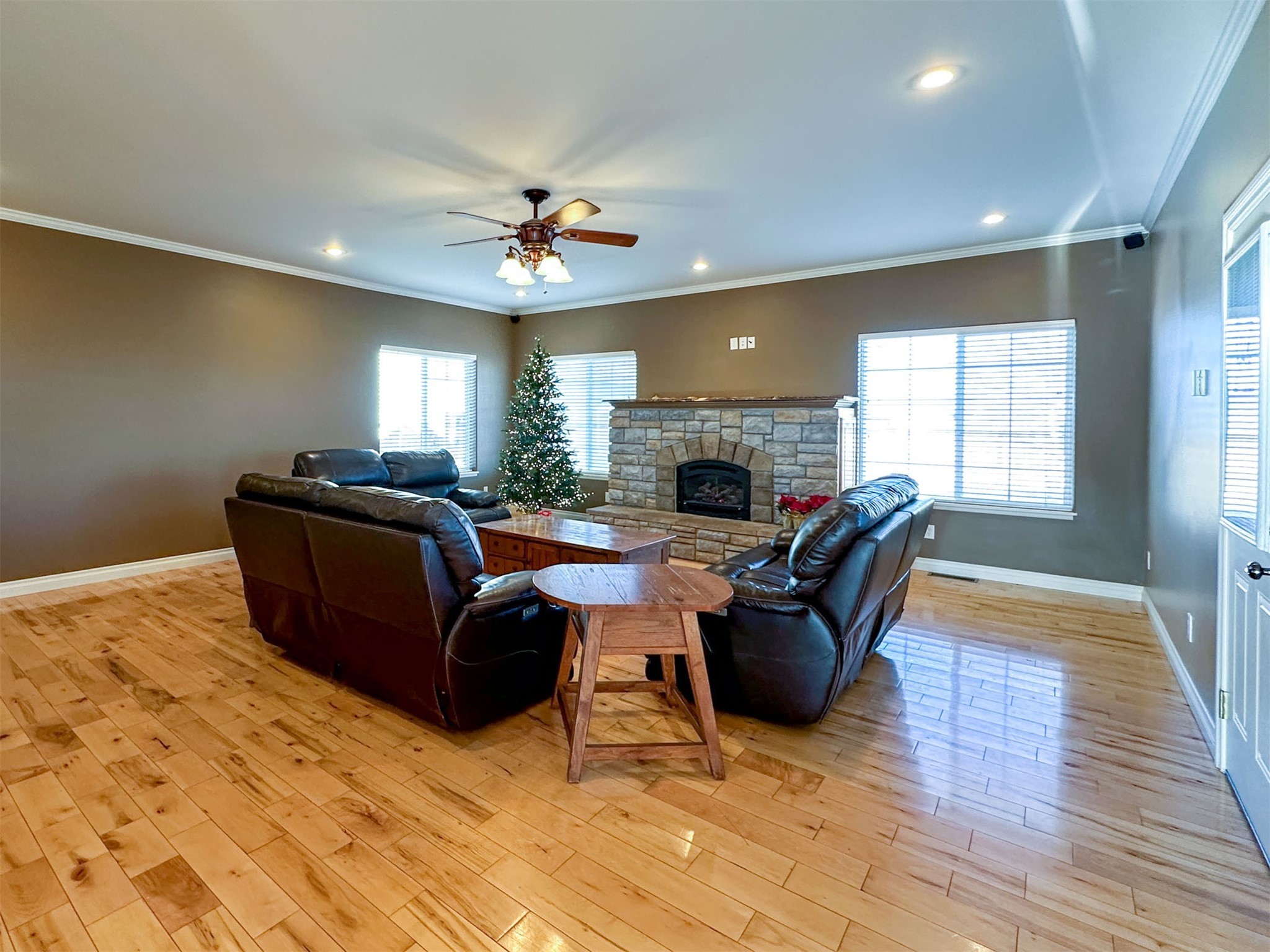 804 Crestwood Lane