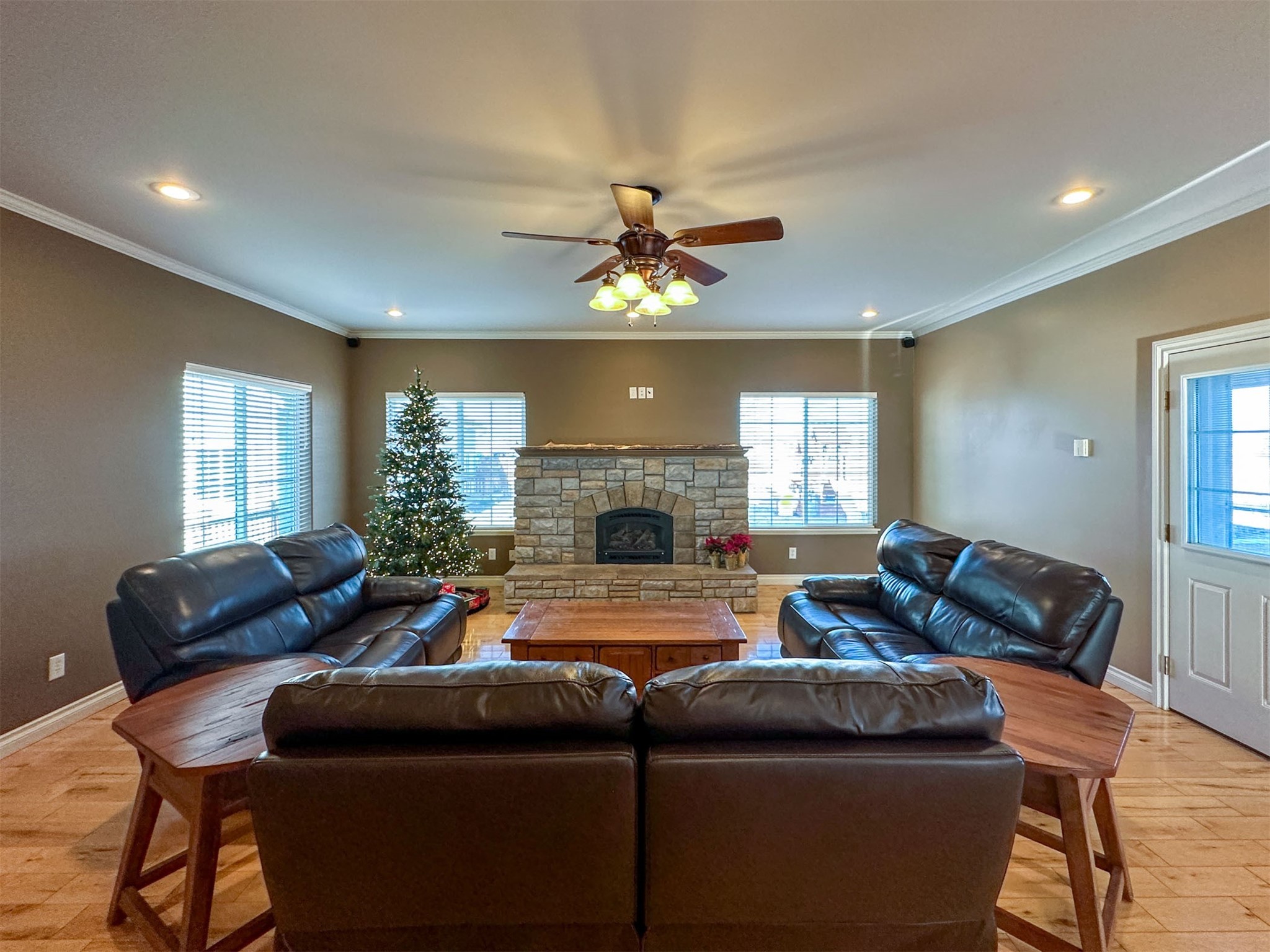 804 Crestwood Lane