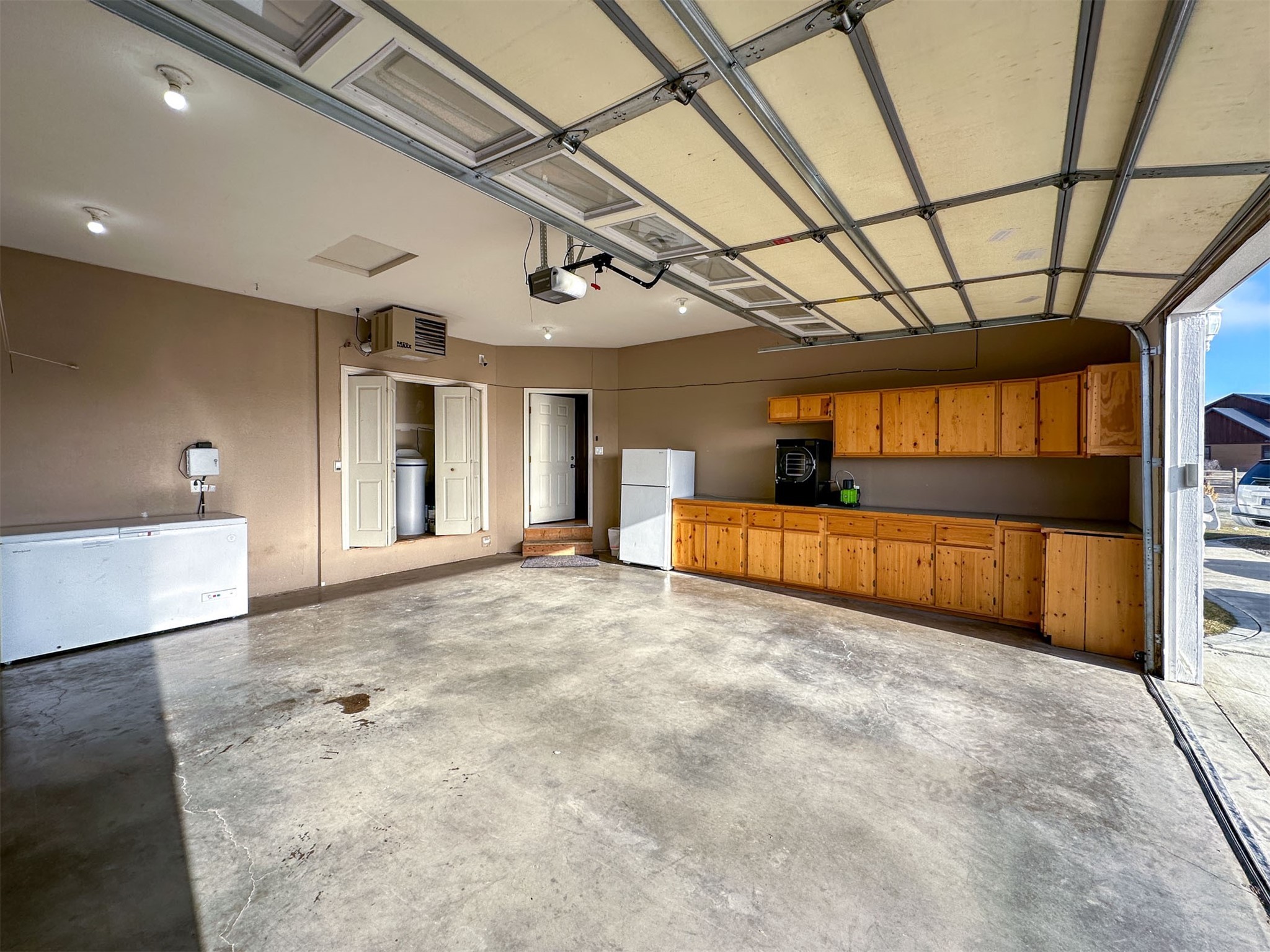 804 Crestwood Lane