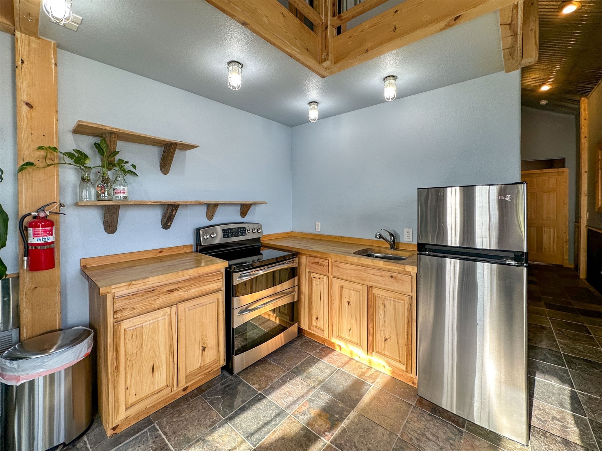 804 Crestwood Lane