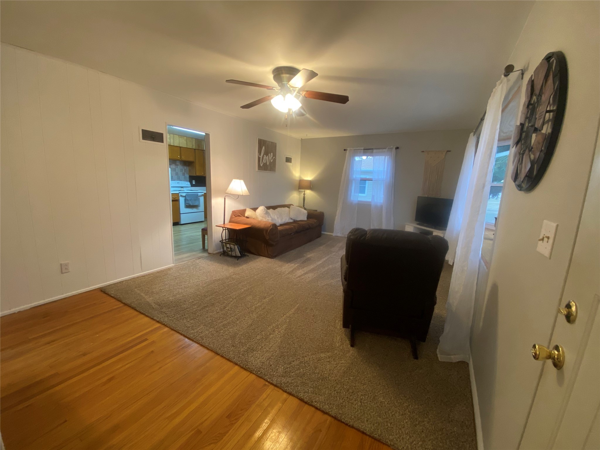 19 9th Avenue SW