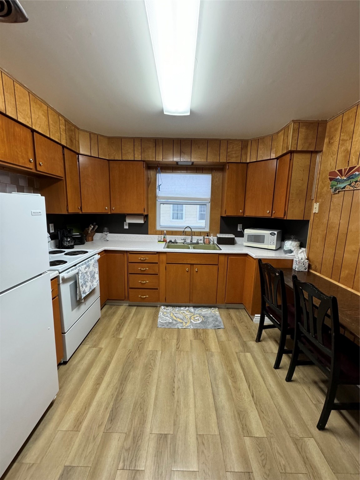 19 9th Avenue SW