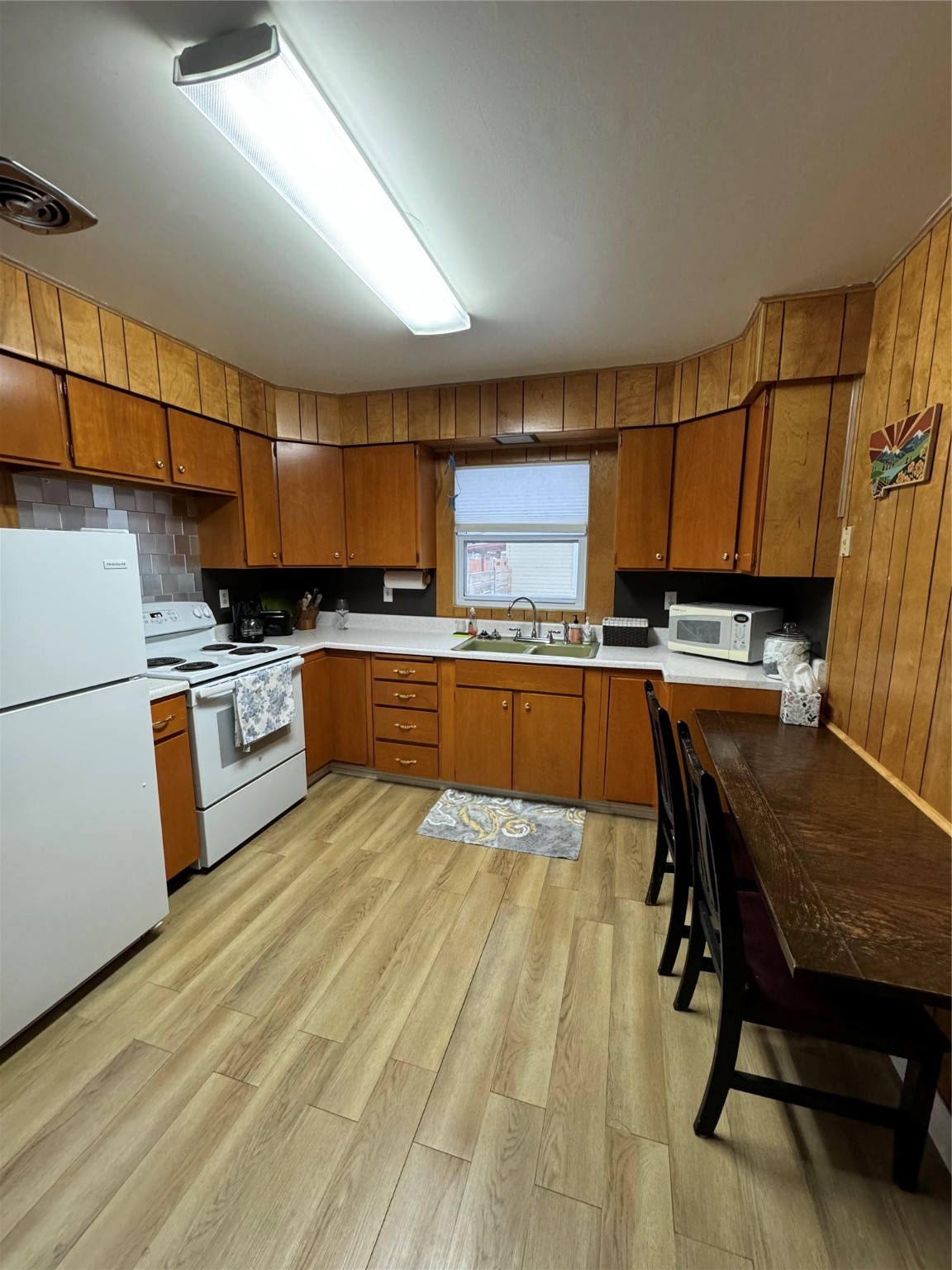 19 9th Avenue SW