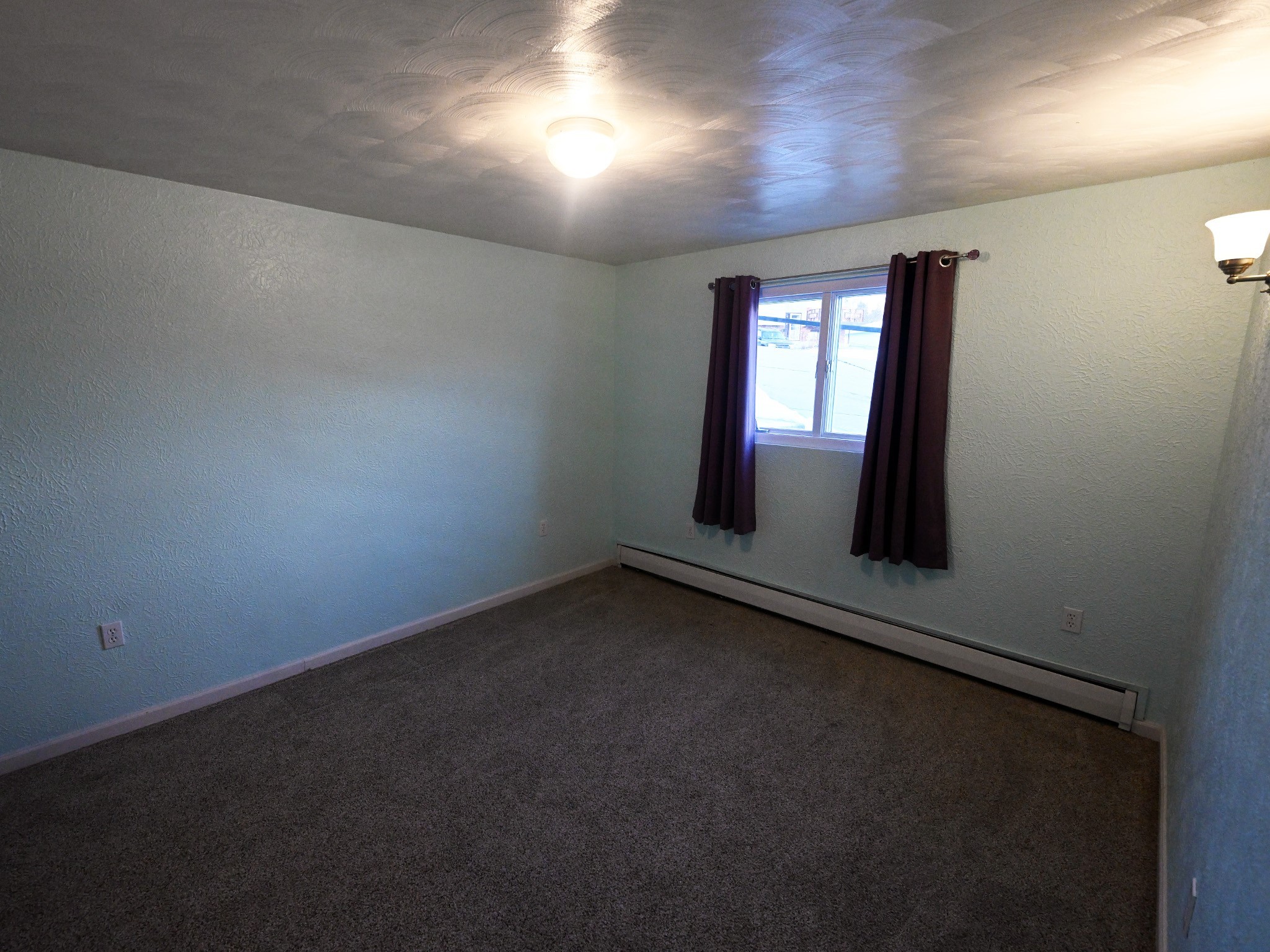 526 Skyline Drive NE
