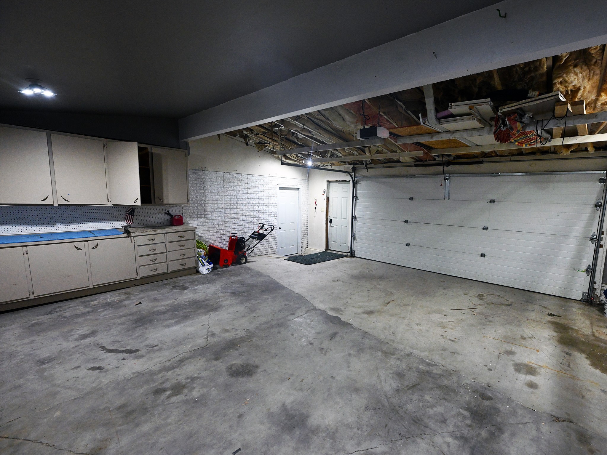 526 Skyline Drive NE