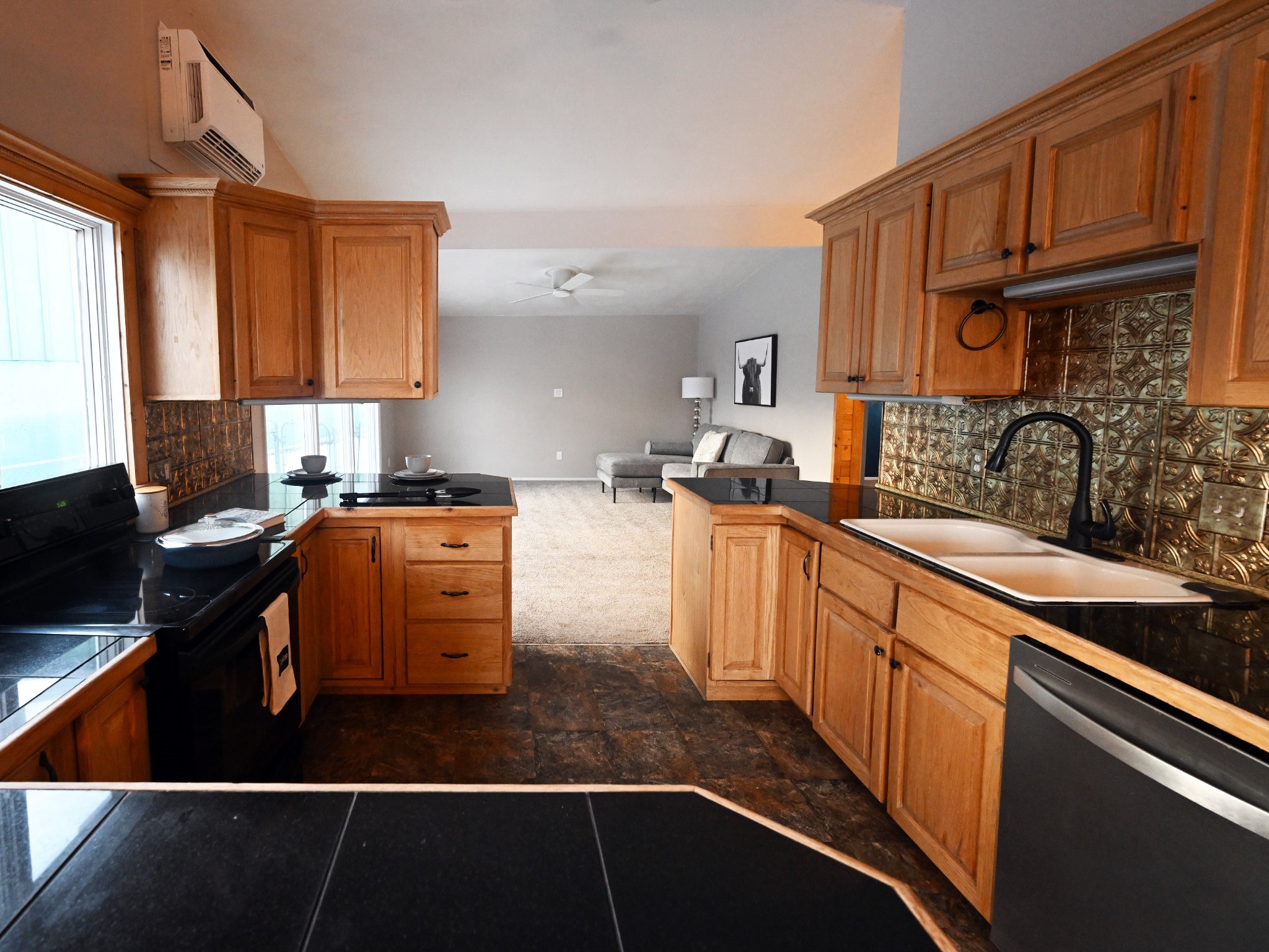 526 Skyline Drive NE