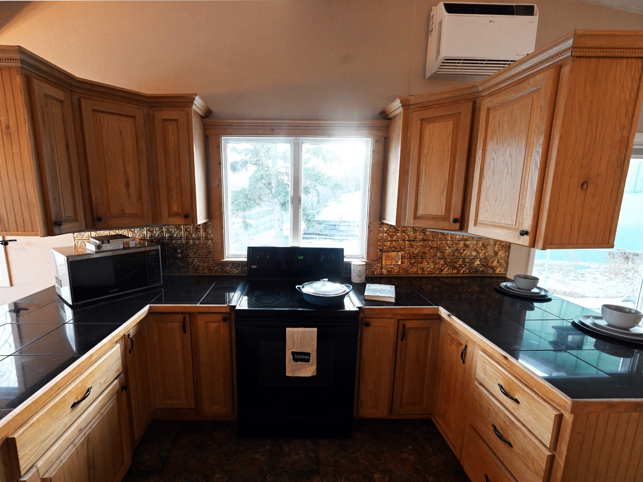 526 Skyline Drive NE