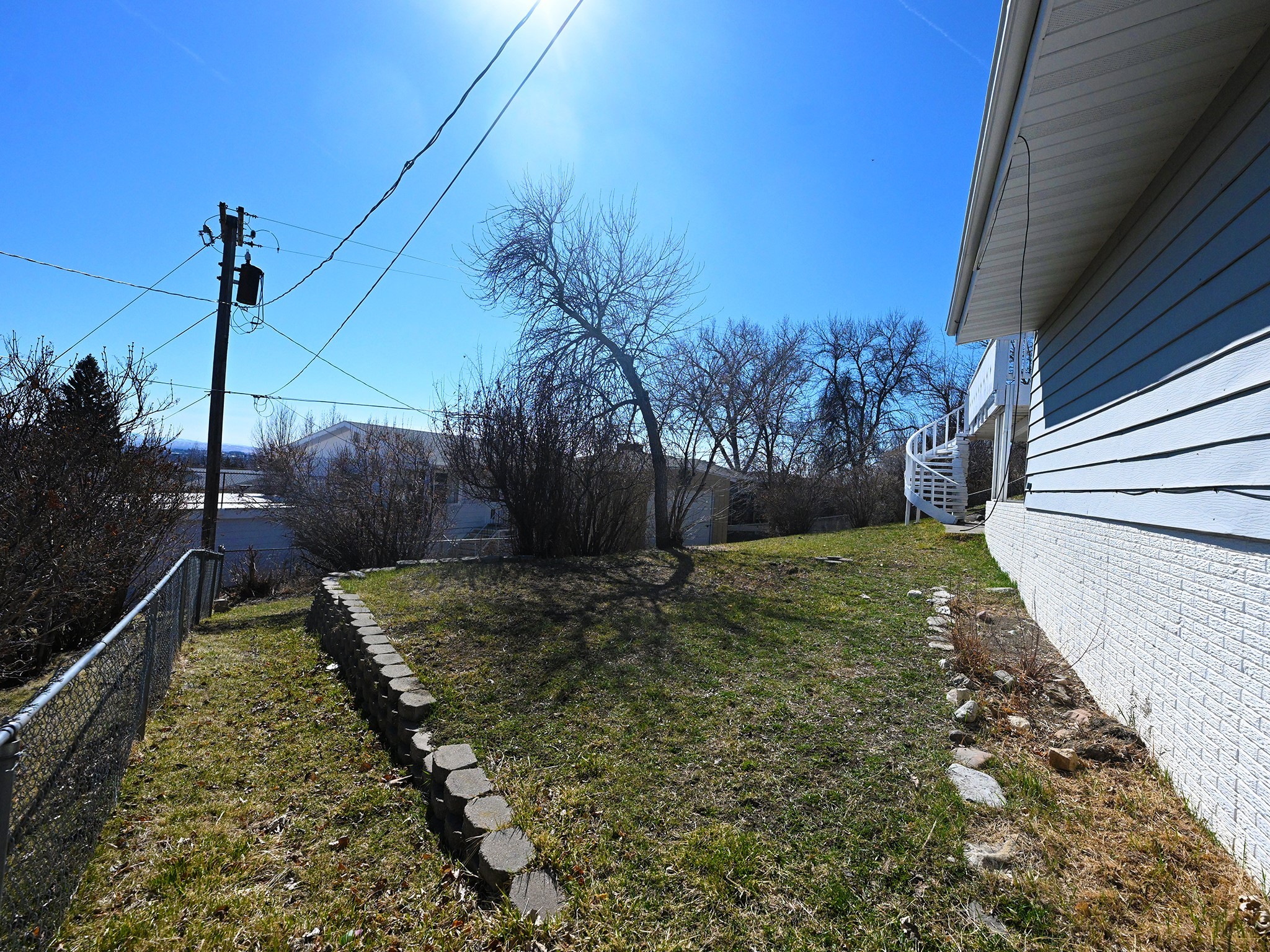 526 Skyline Drive NE