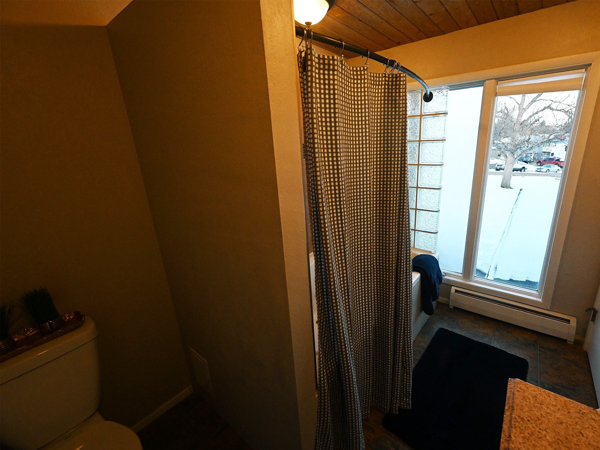 526 Skyline Drive NE