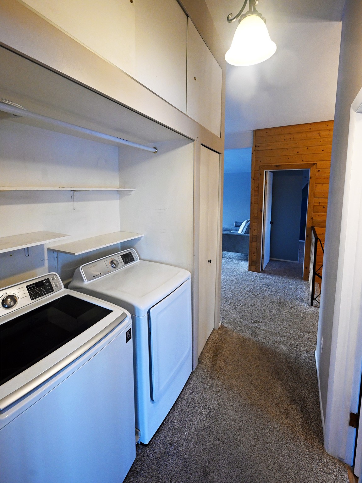 526 Skyline Drive NE