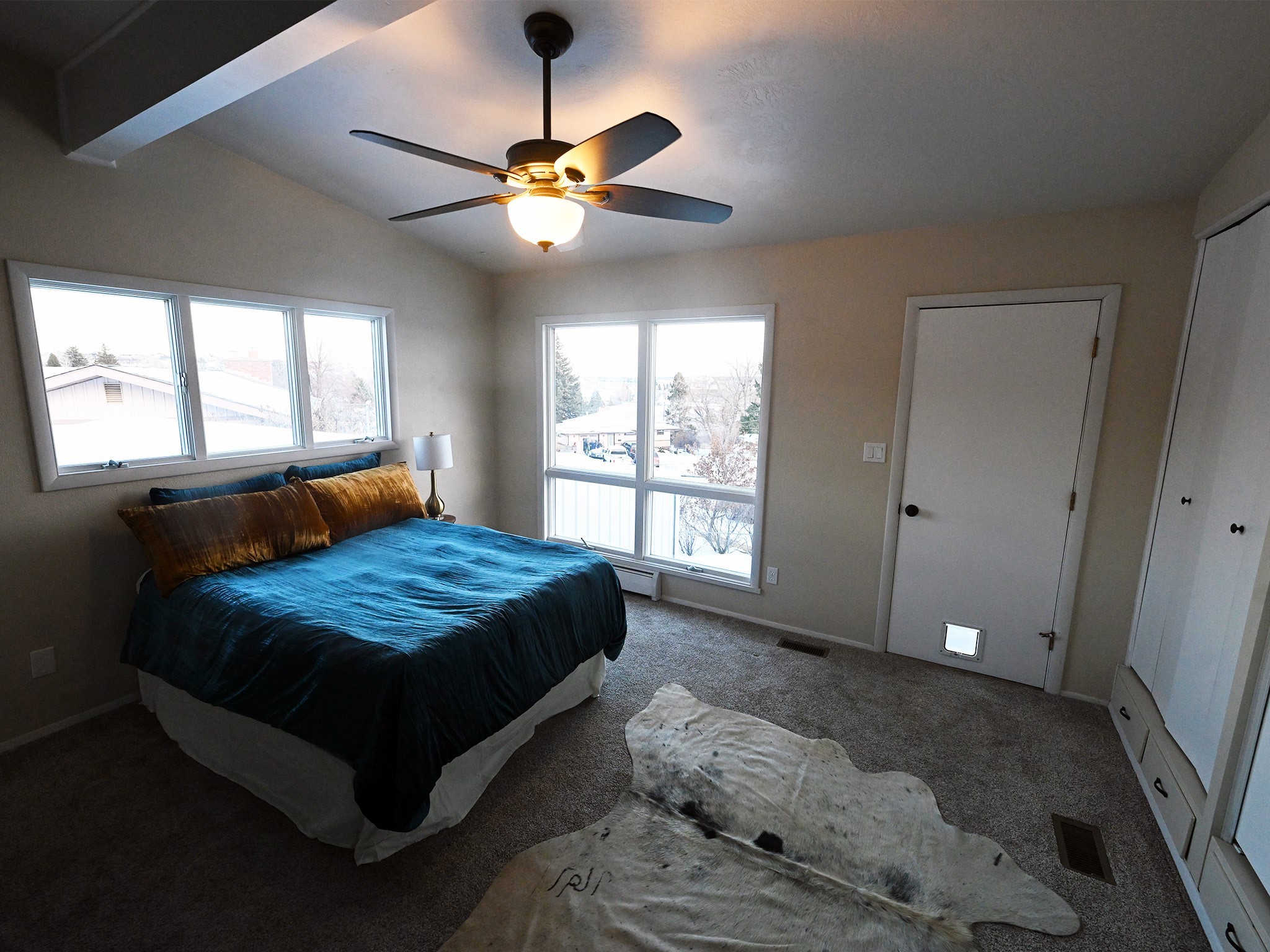 526 Skyline Drive NE