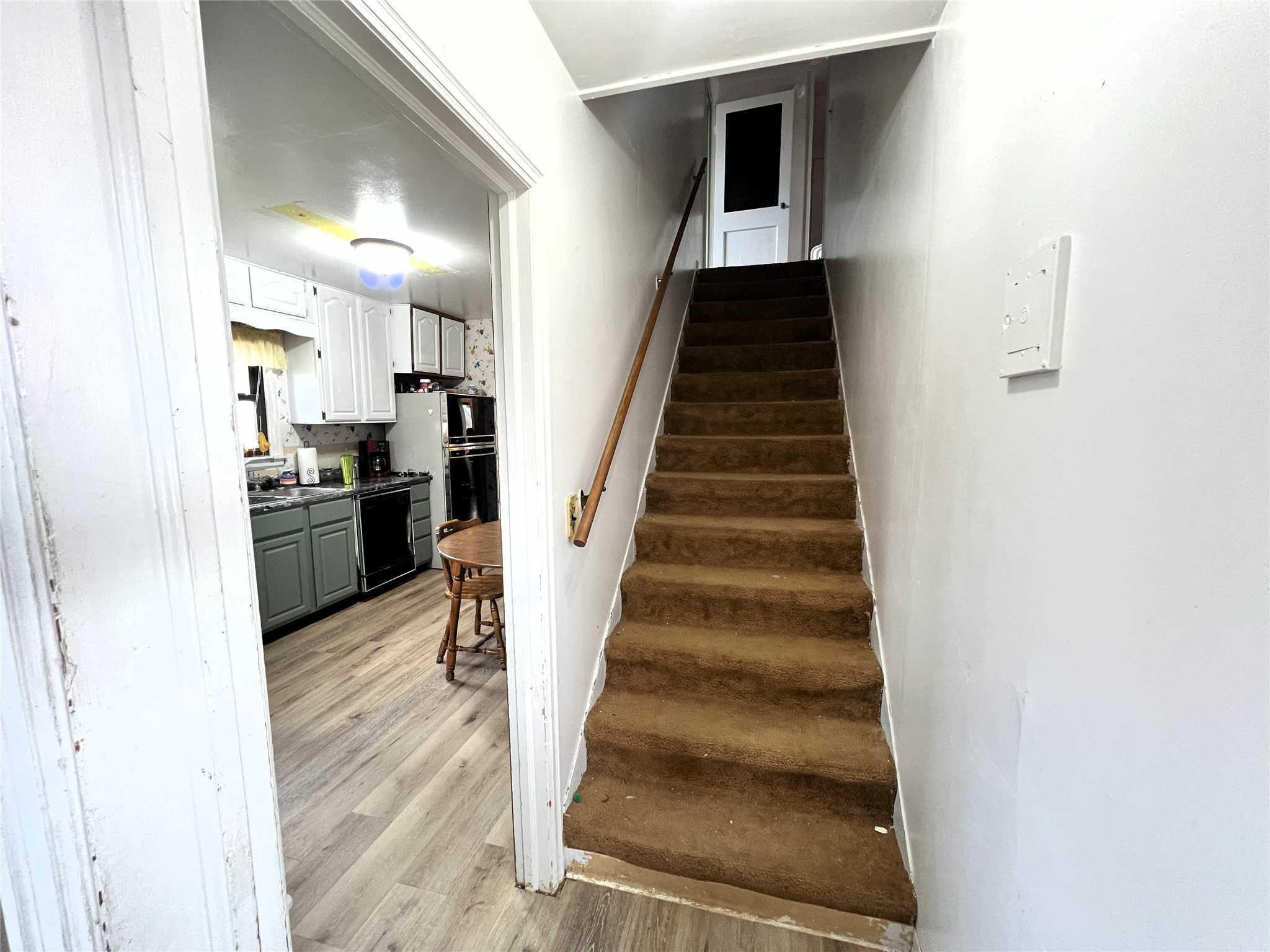 30 3rd Avenue SW