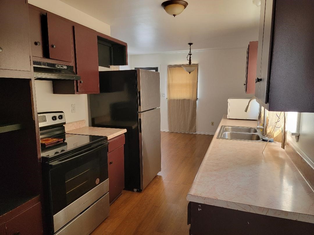 29 4th Avenue SW