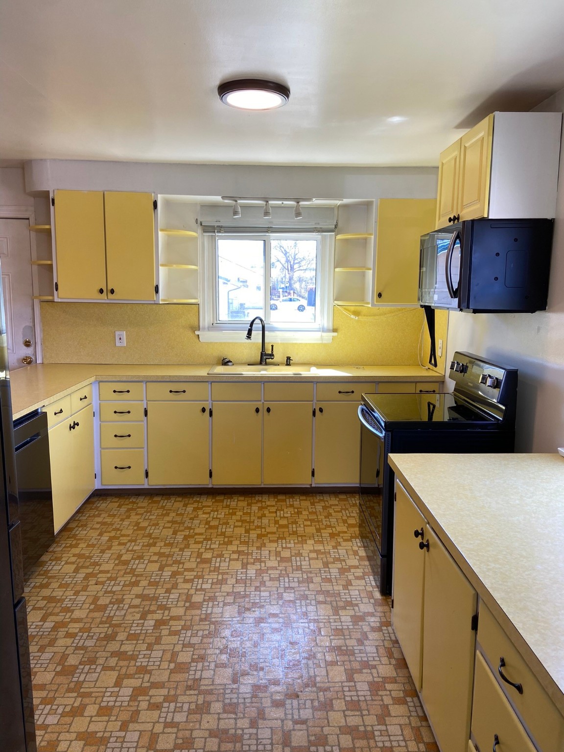 2200 8th Avenue S