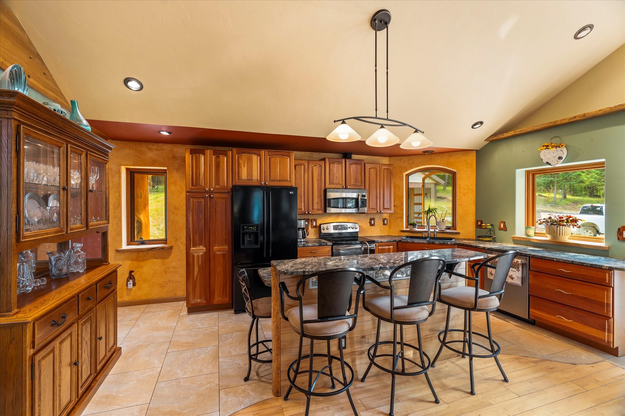 1600 Rogers Lane