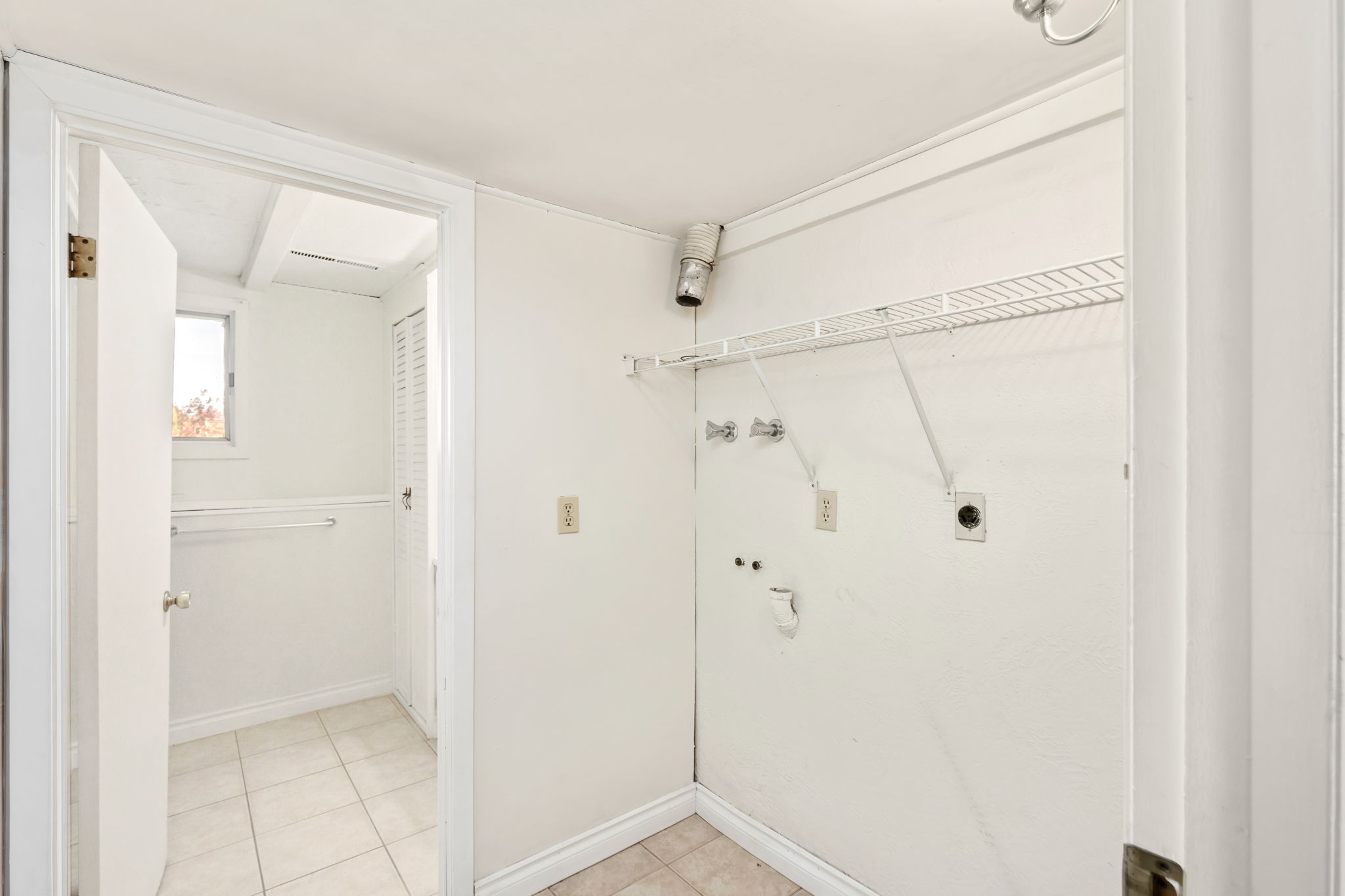 2742 Delmar Drive