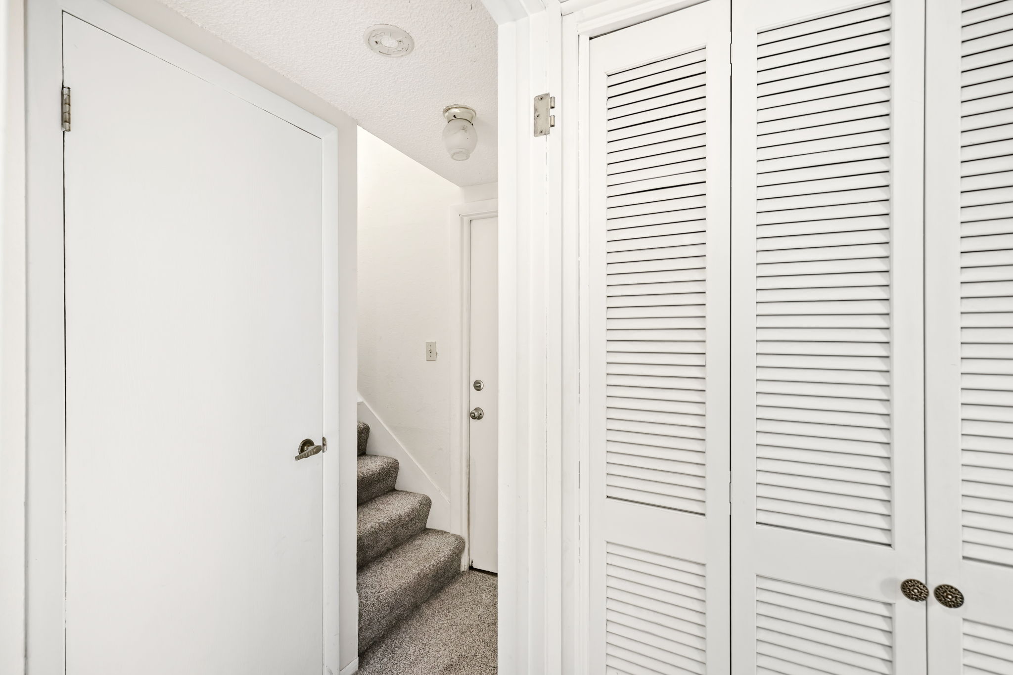 2742 Delmar Drive