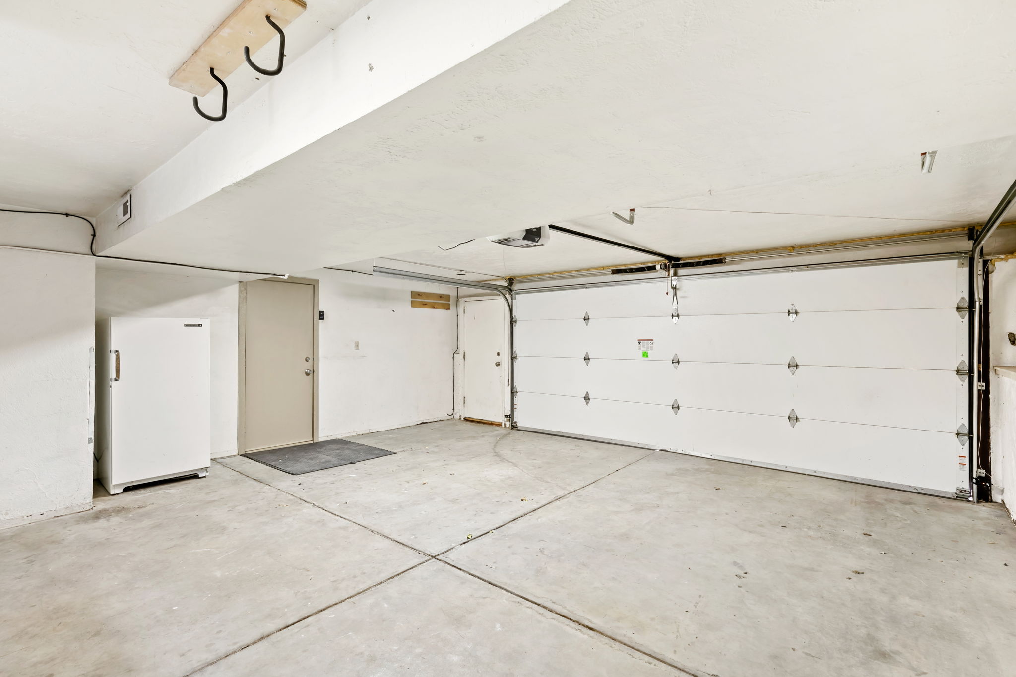 2742 Delmar Drive