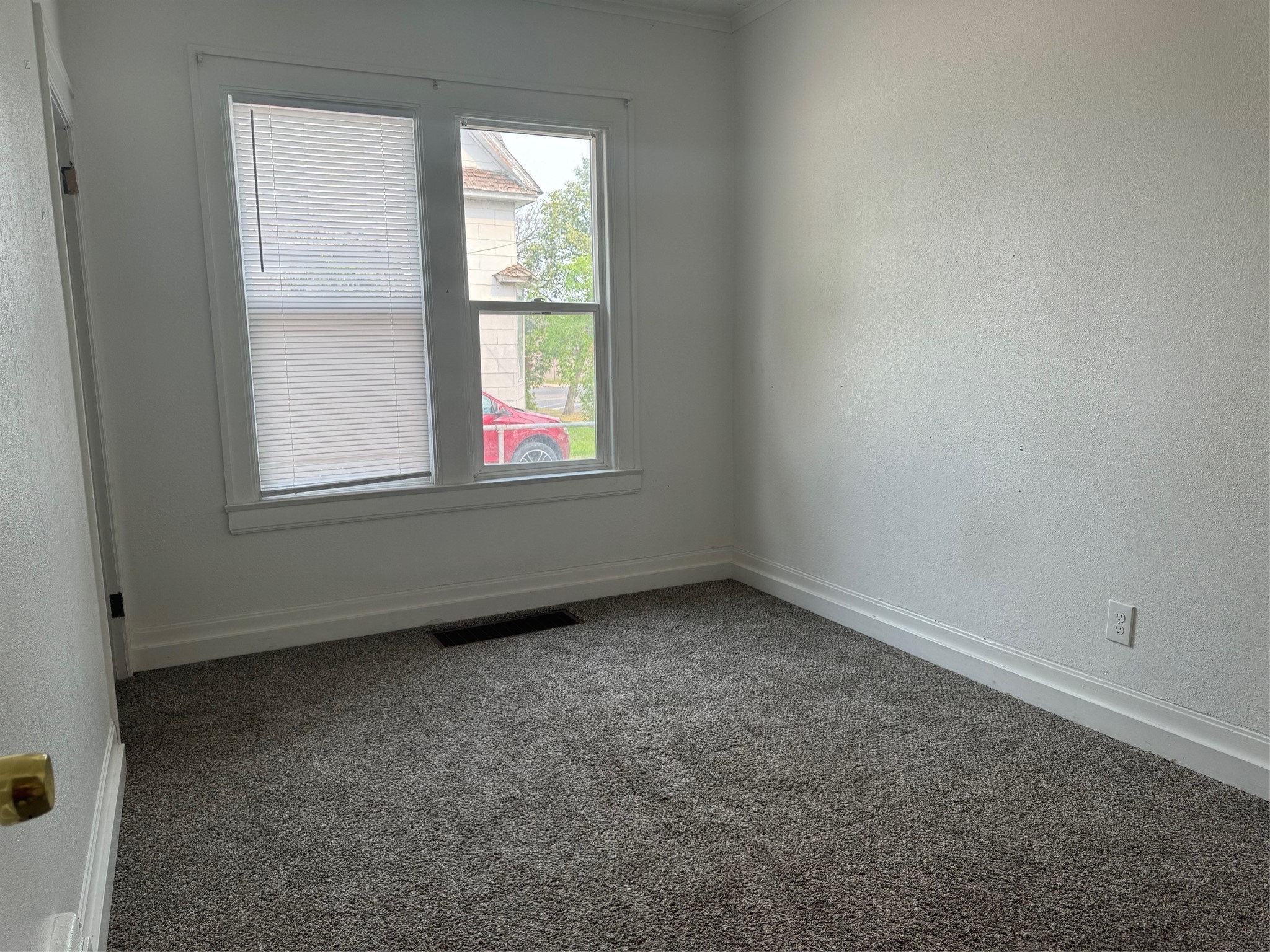 708 6th Street N