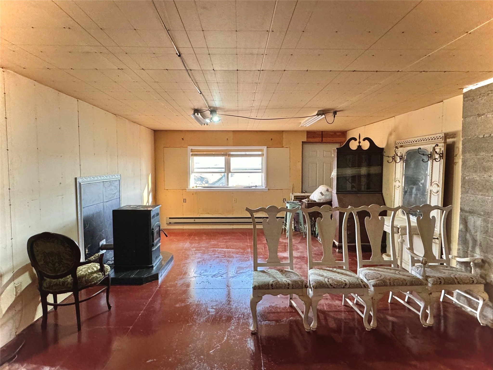 1270 2nd Road NE