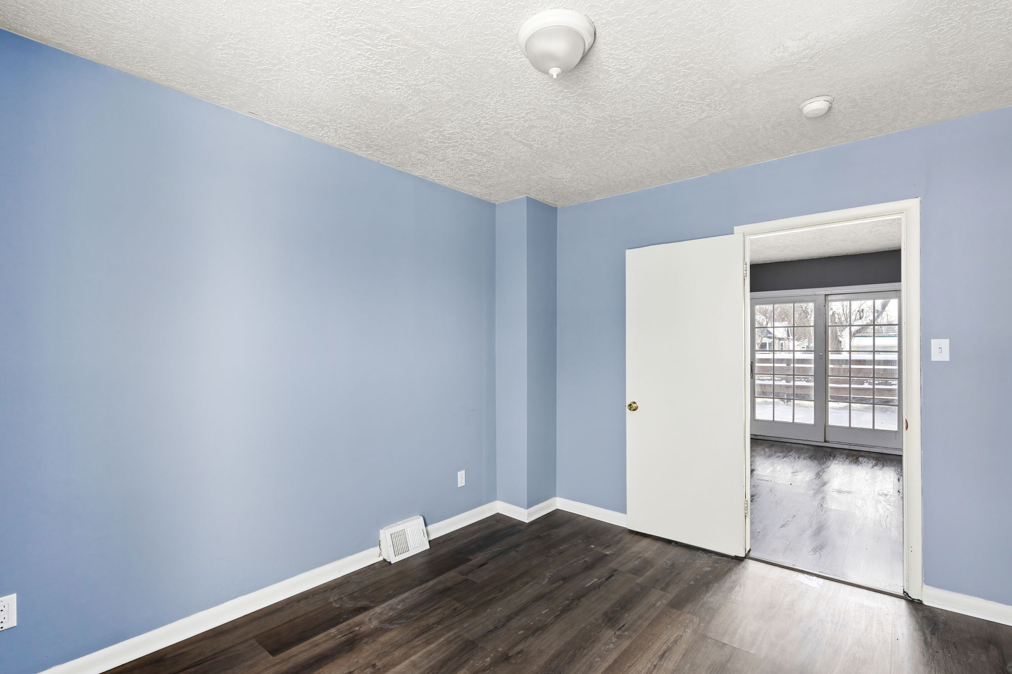 213 8th Street S