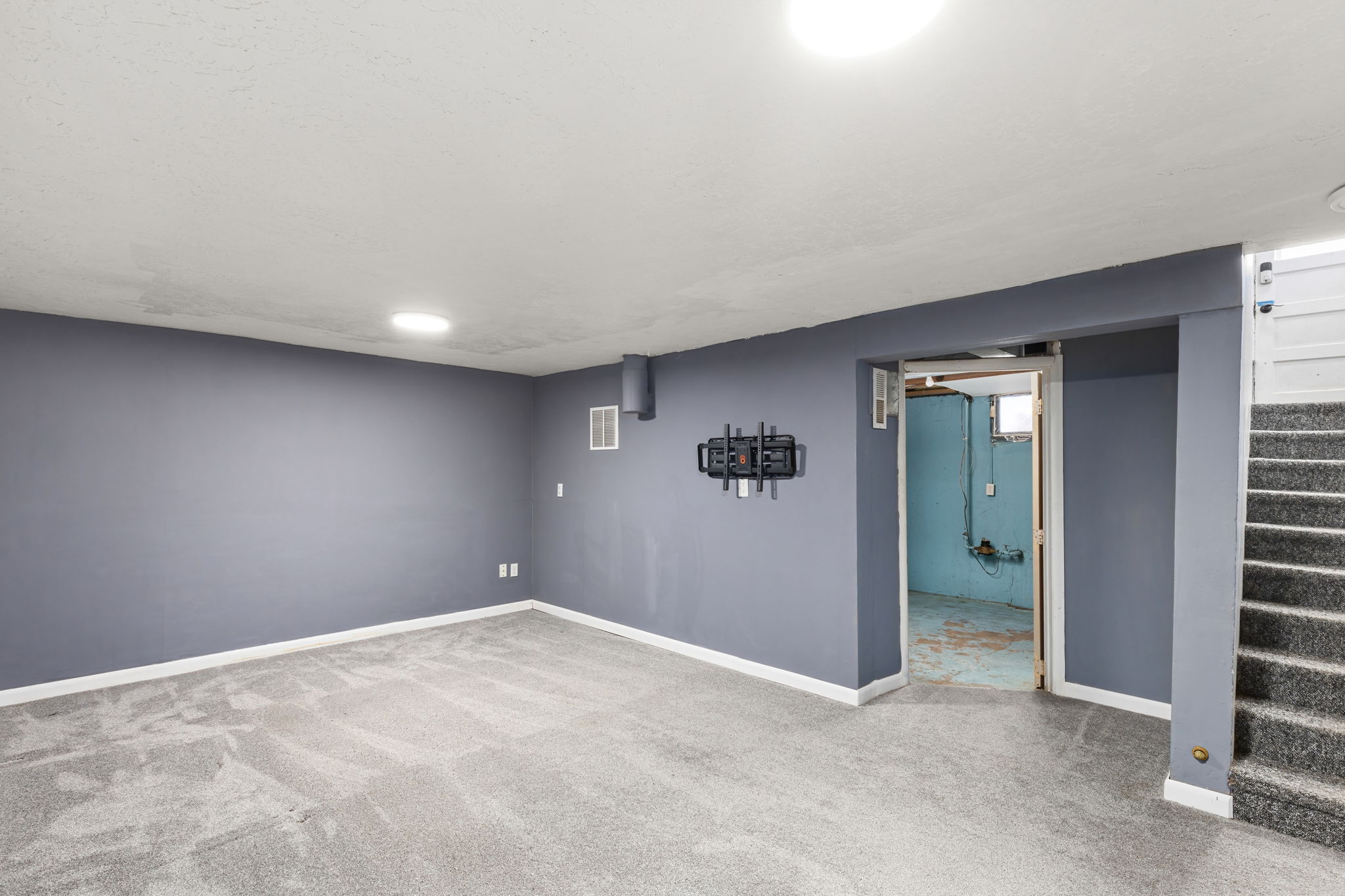 213 8th Street S