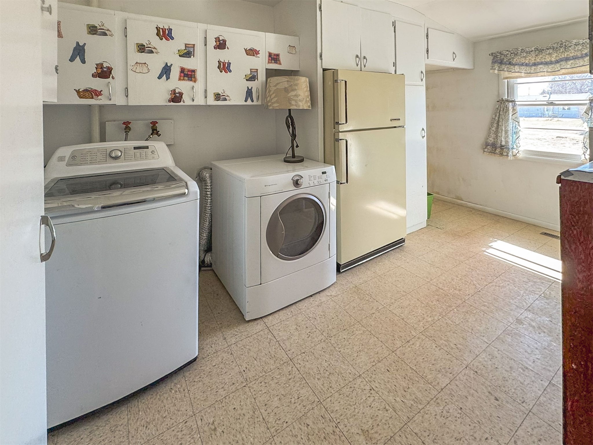 123 W Jefferson Avenue