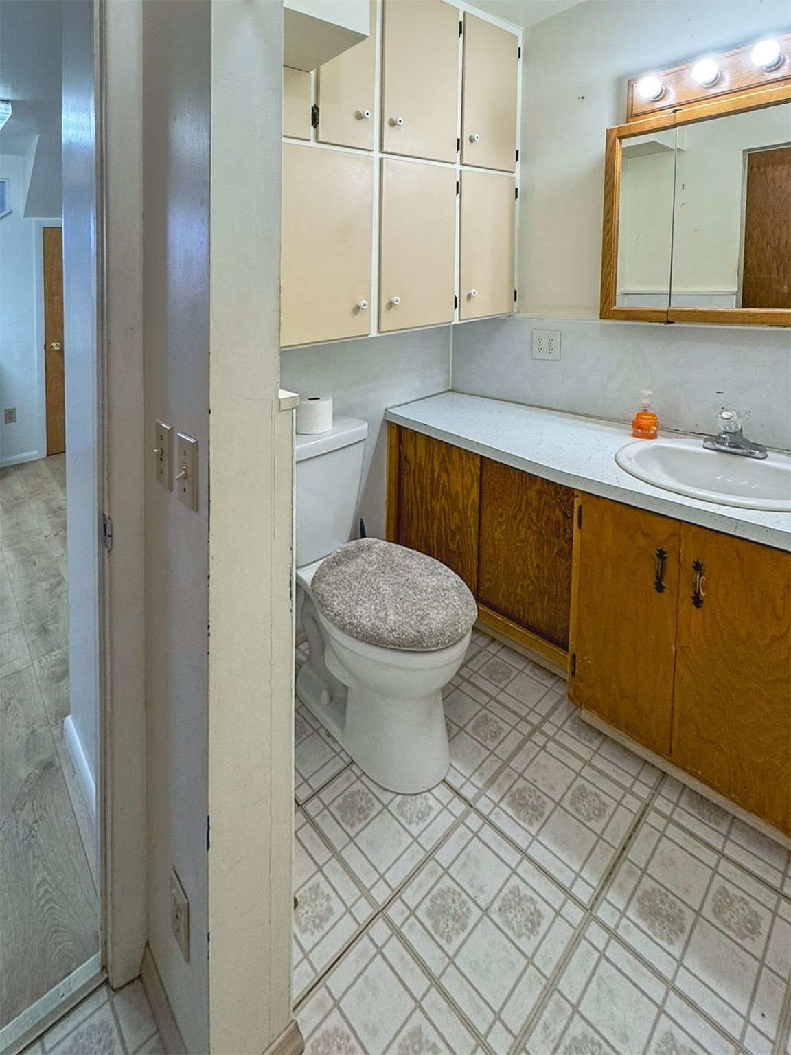 123 W Jefferson Avenue