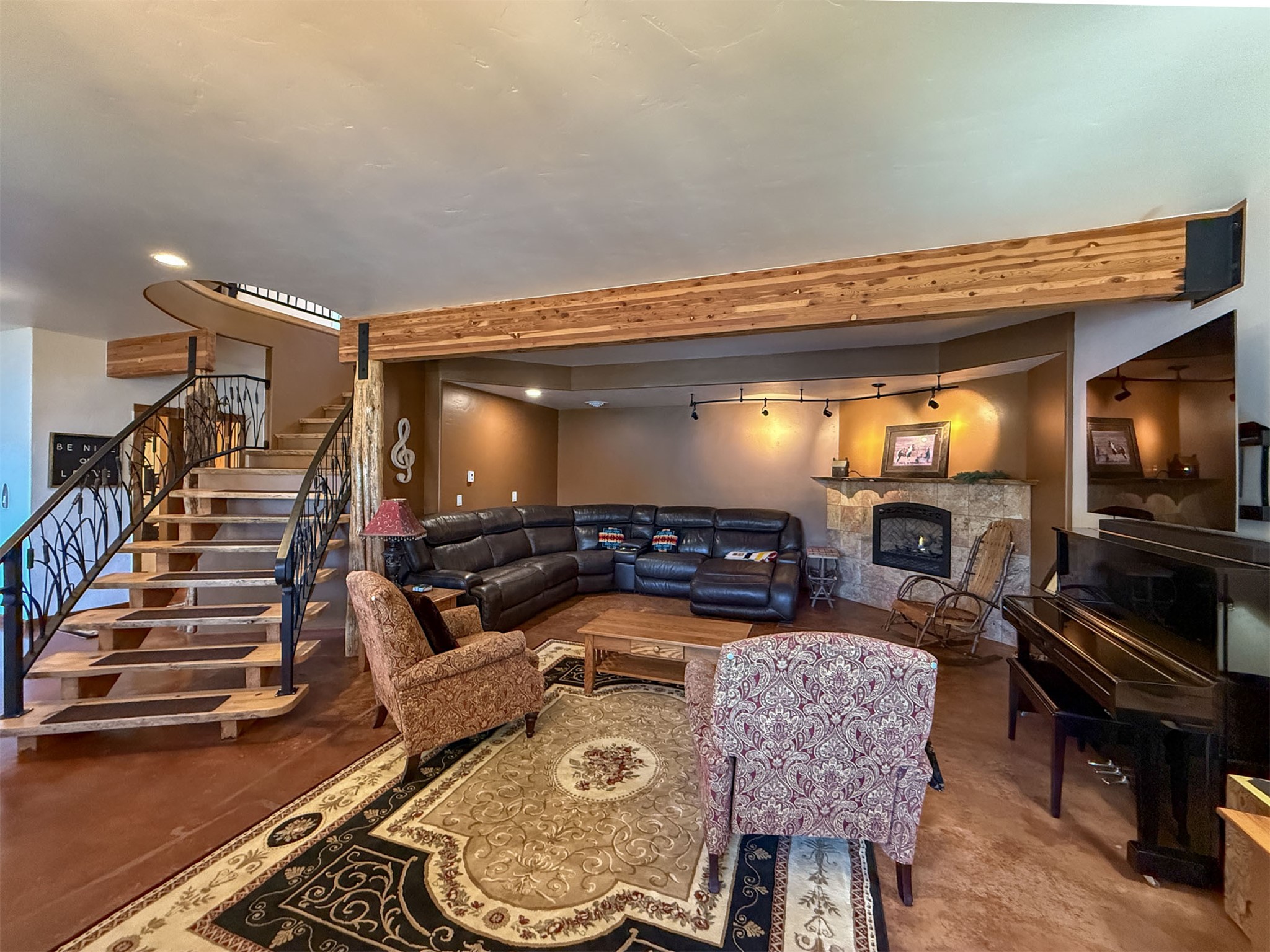 1600 Rogers Lane