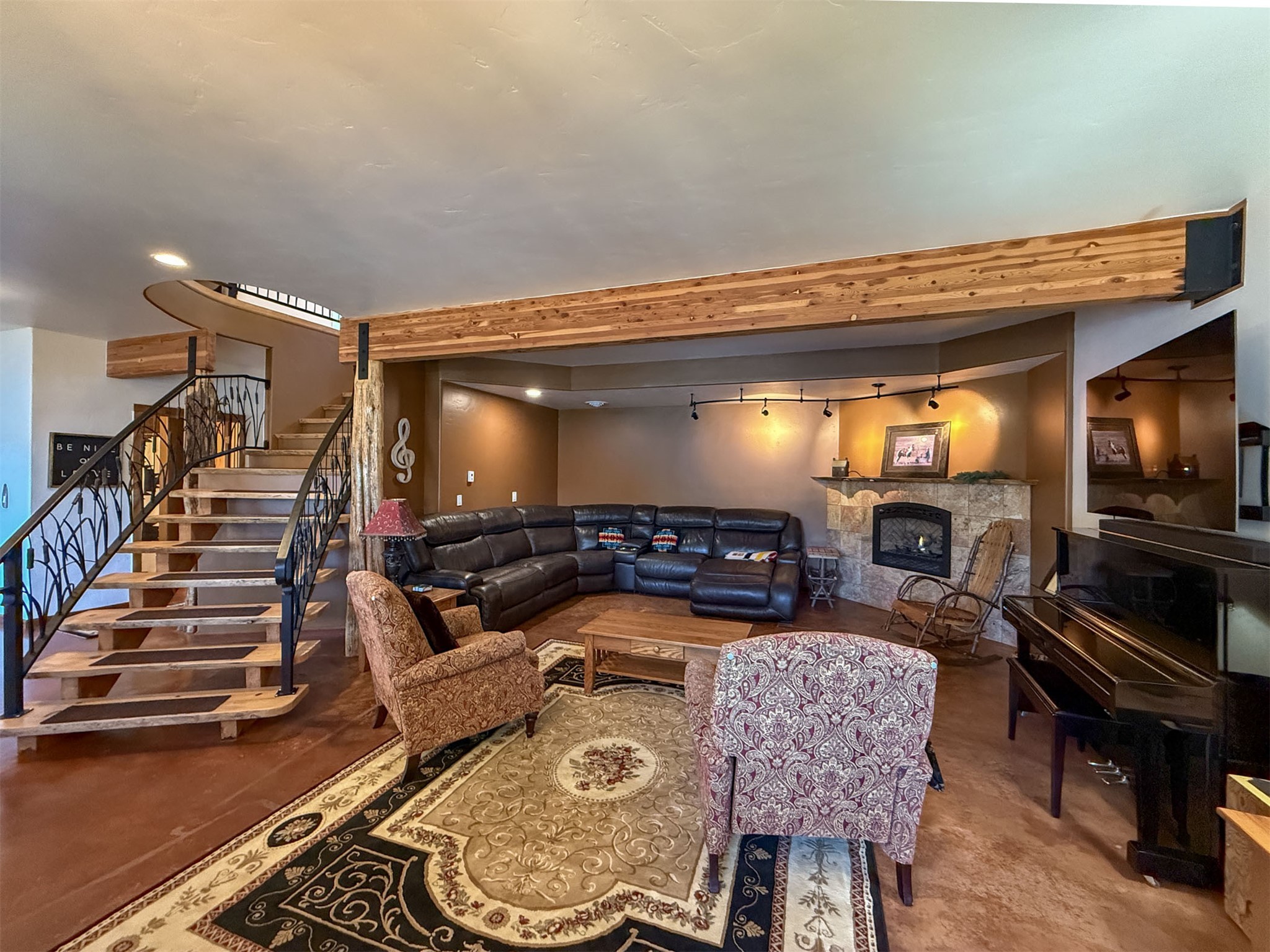 1600 Rogers Lane
