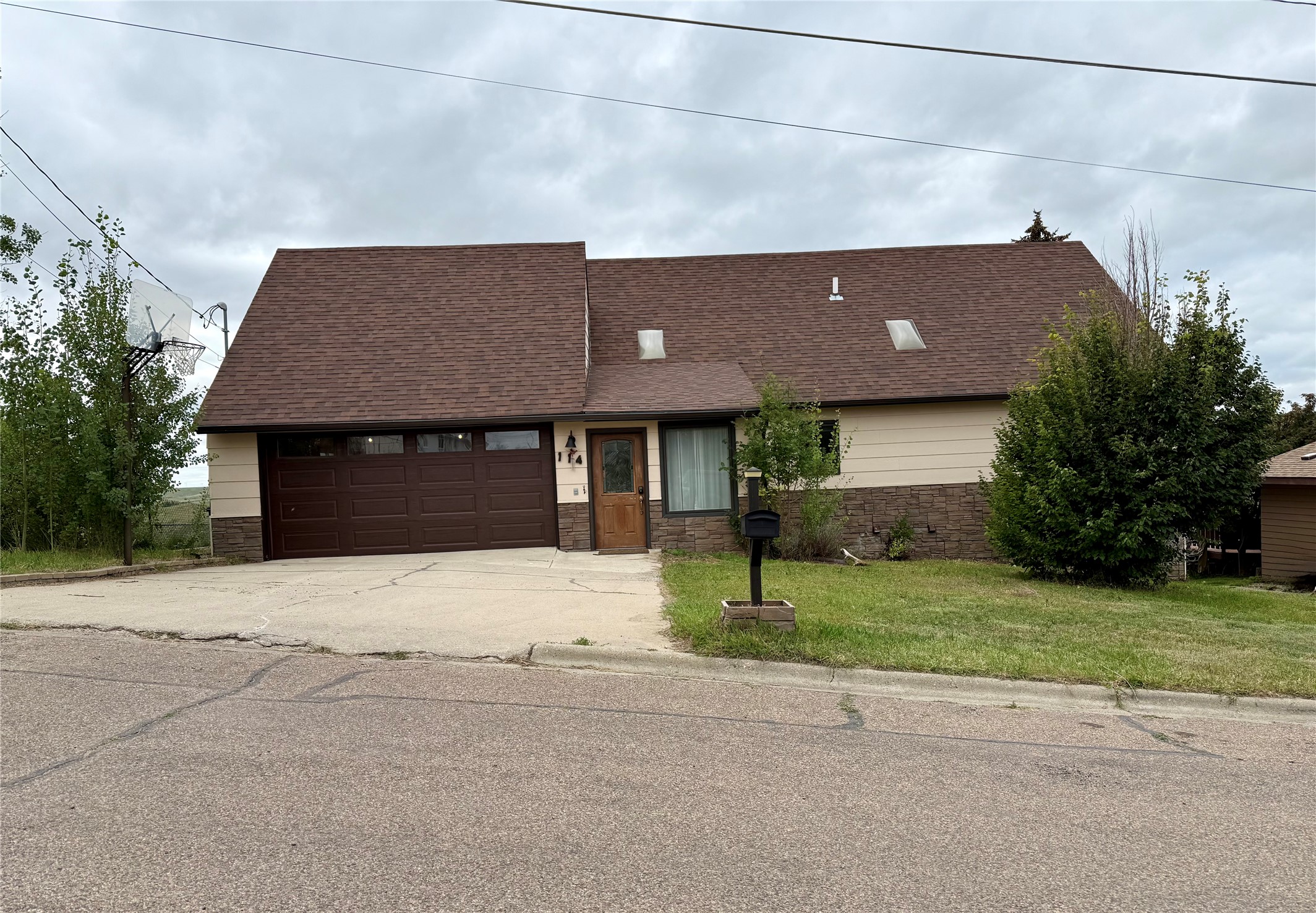 114 4th Street SW