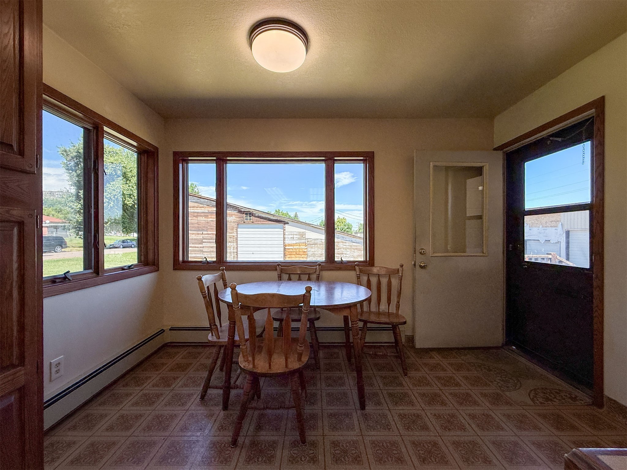20 2nd Street S