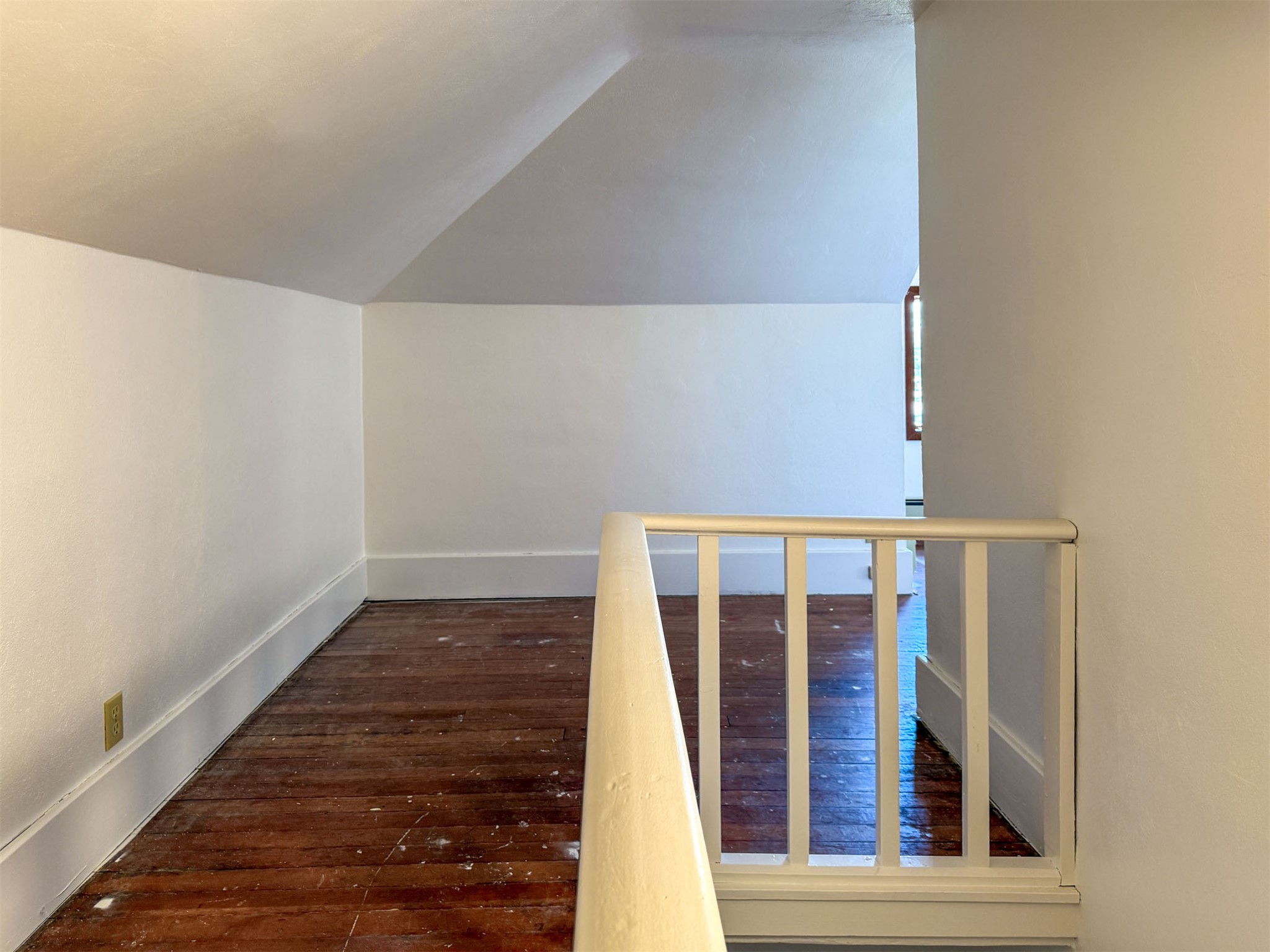 20 2nd Street S