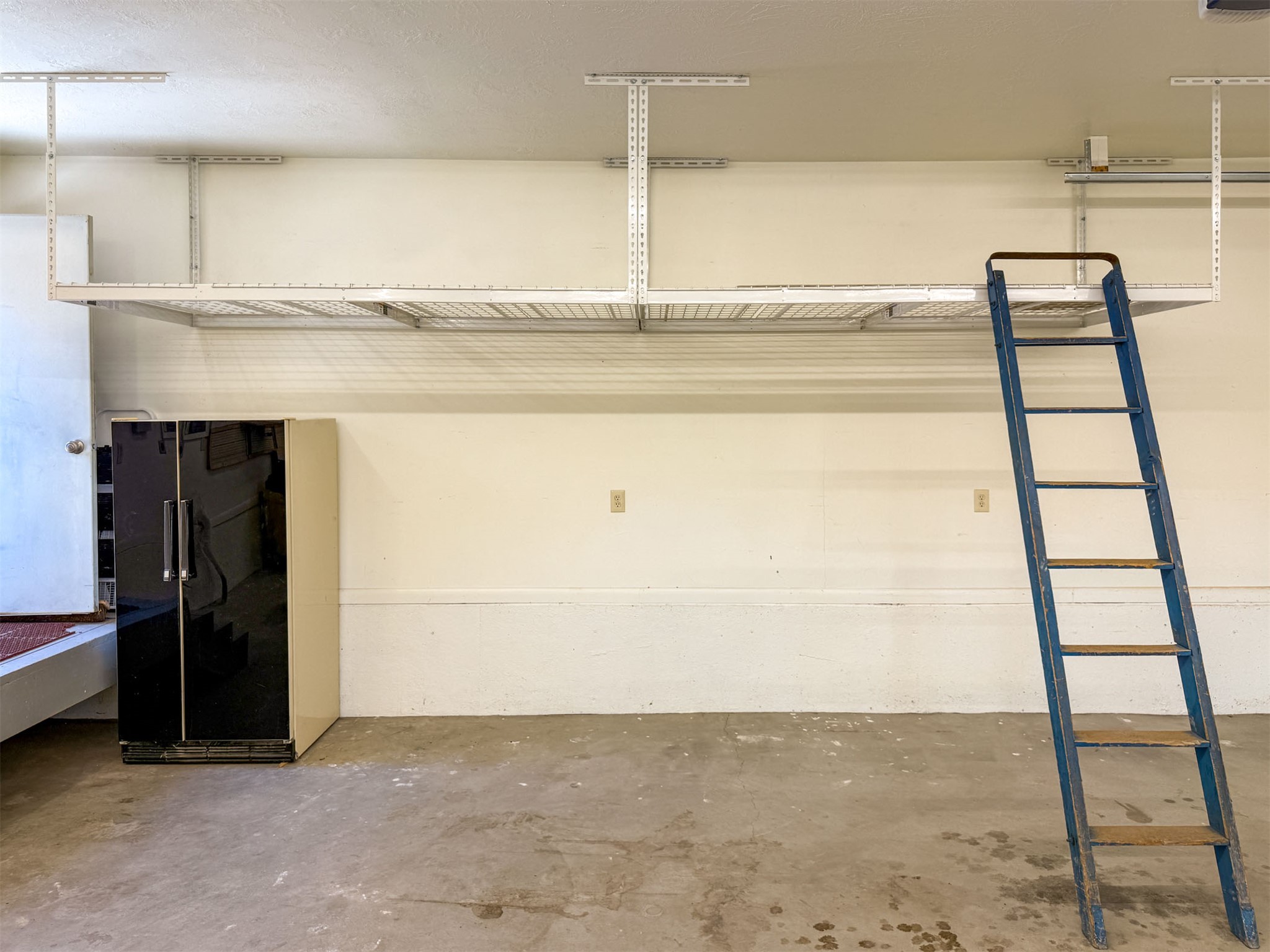 20 2nd Street S