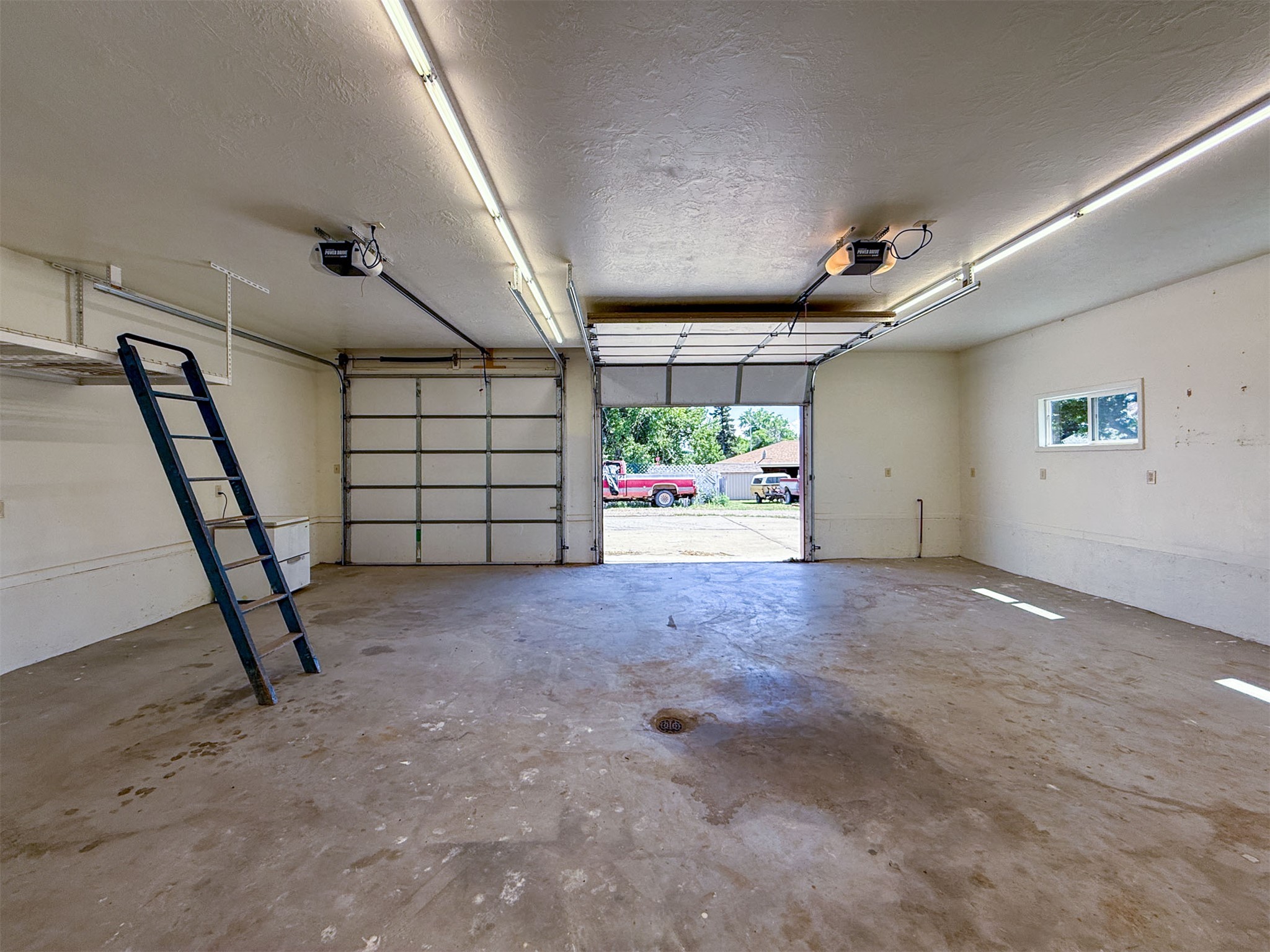 20 2nd Street S