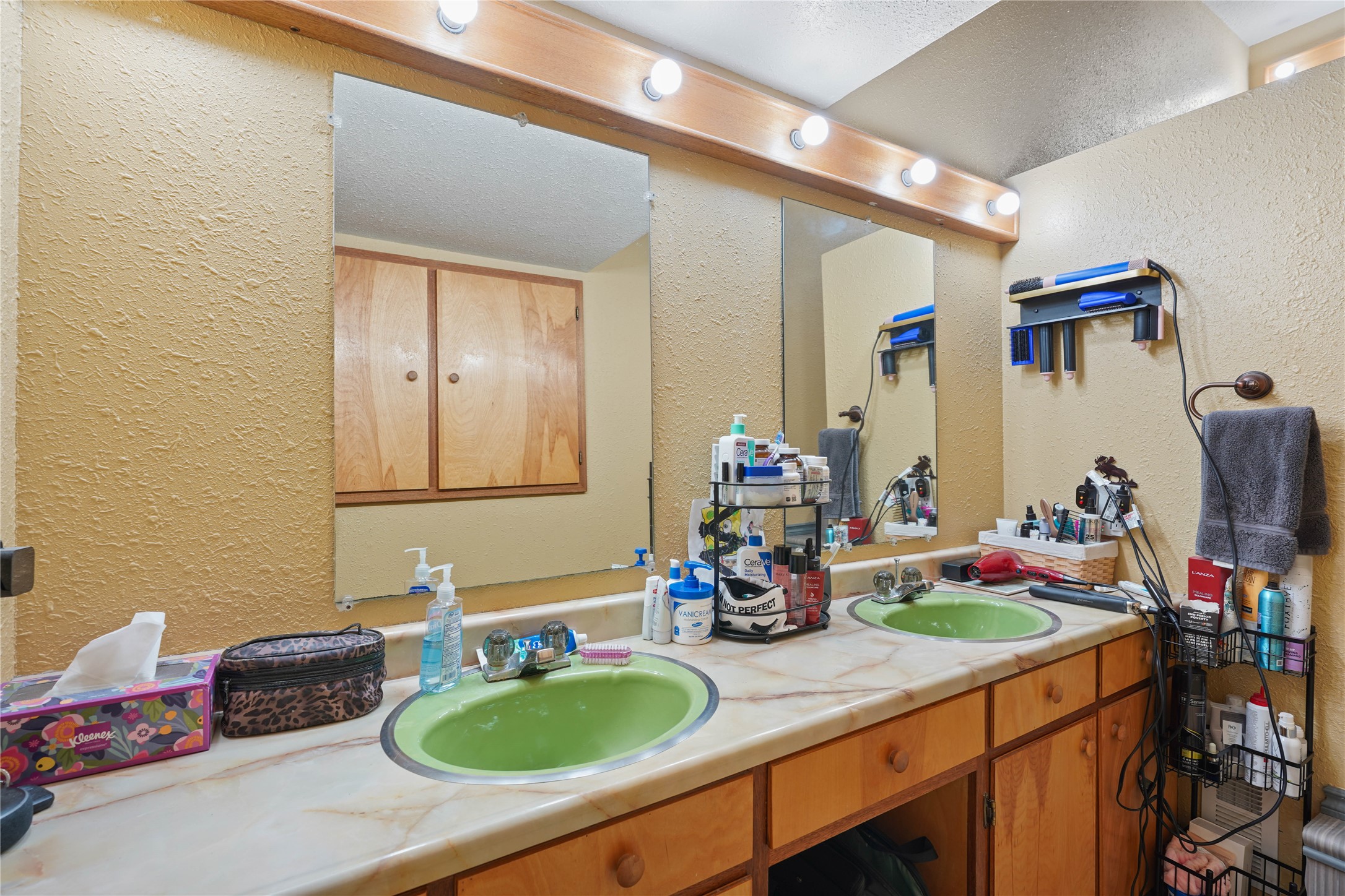 1509/1513 Walnut Street