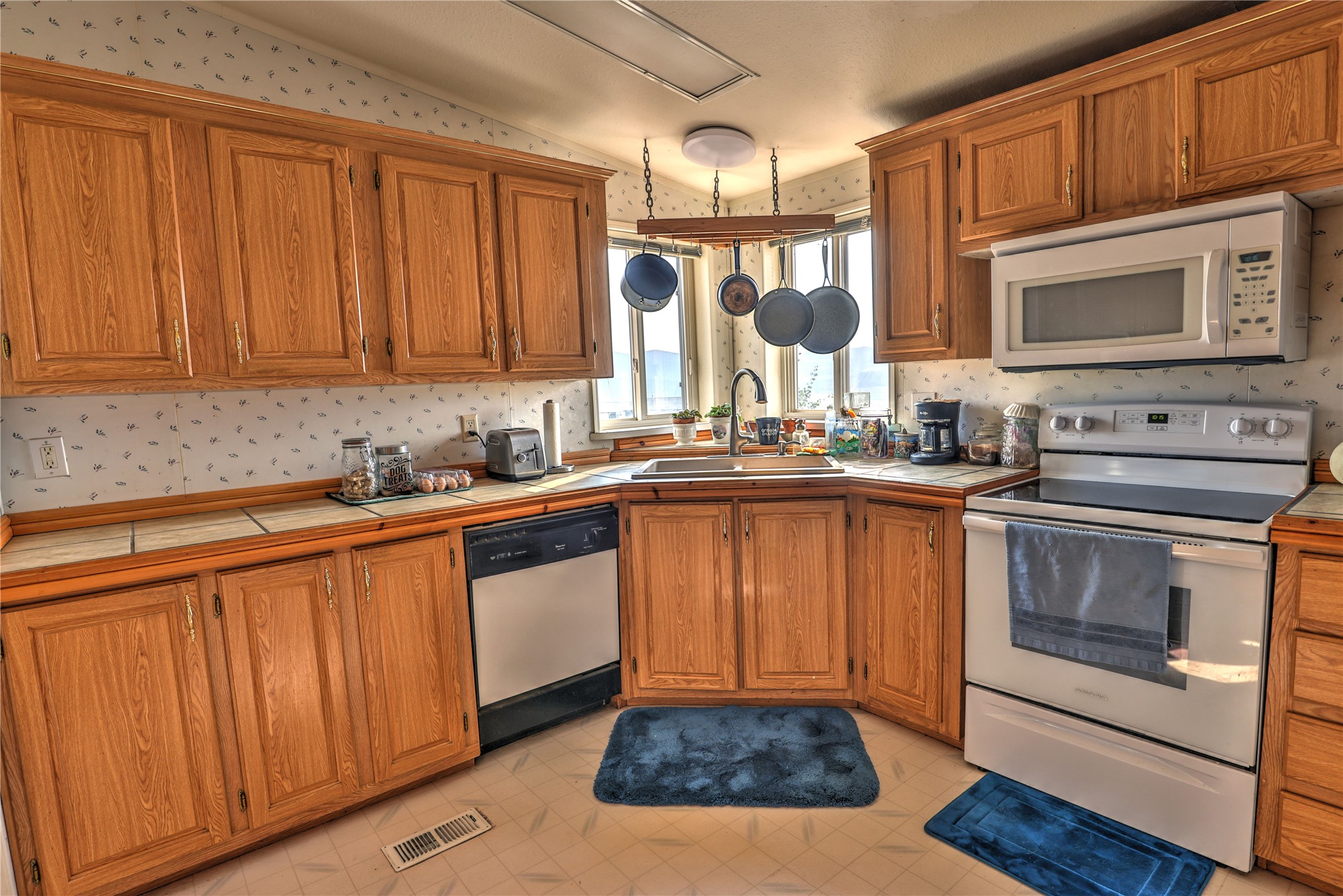 35 Hanging Wall Road