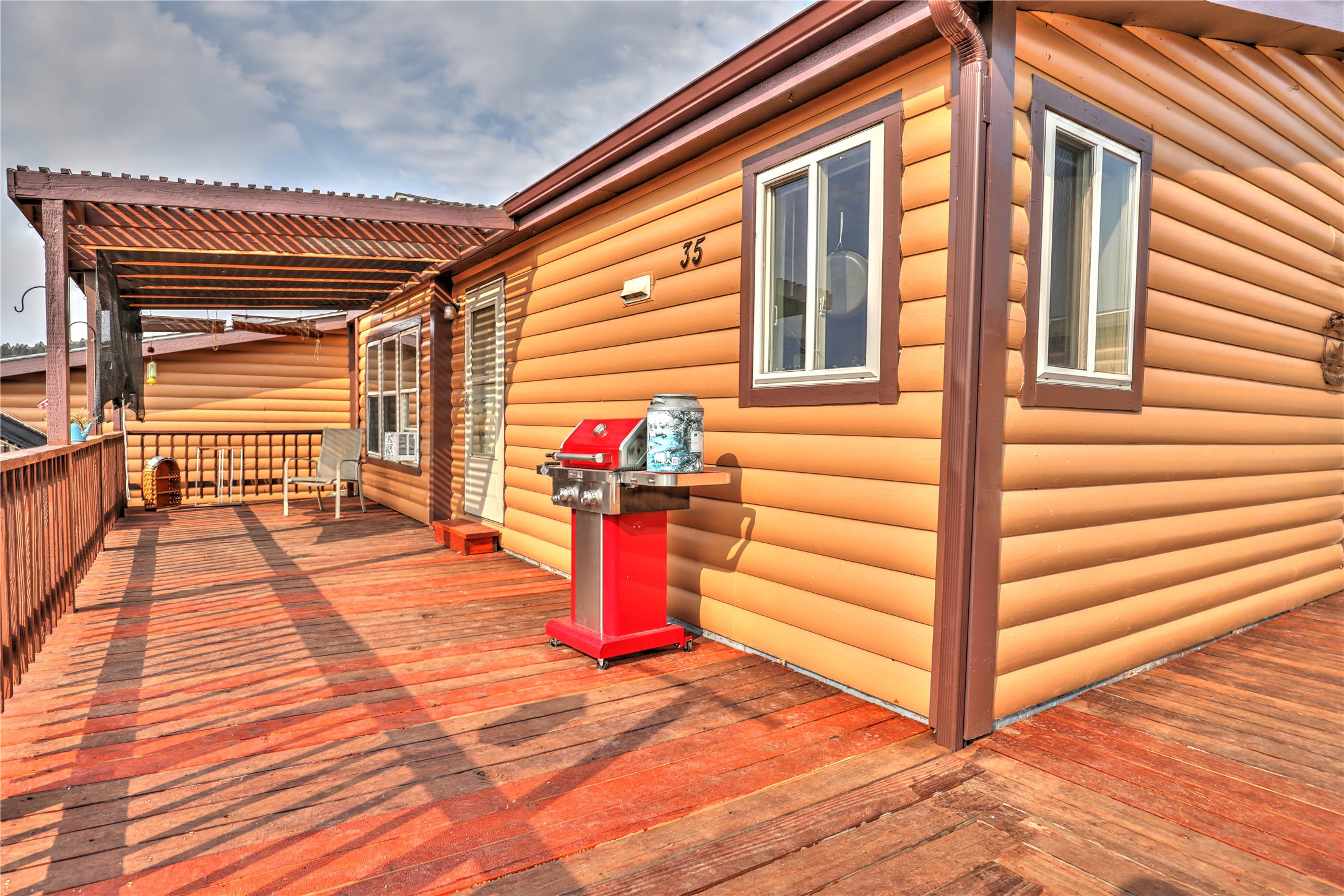 35 Hanging Wall Road