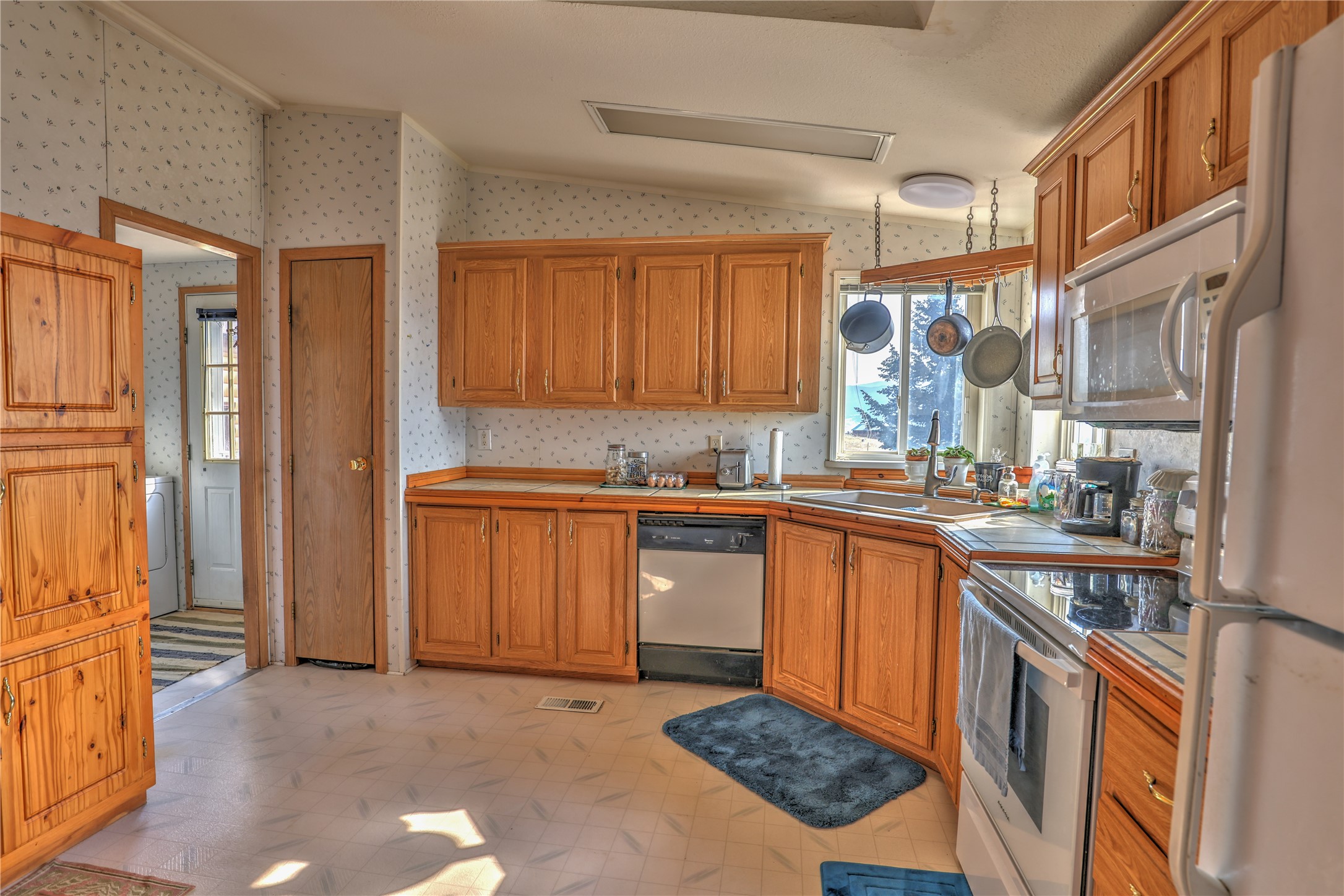 35 Hanging Wall Road