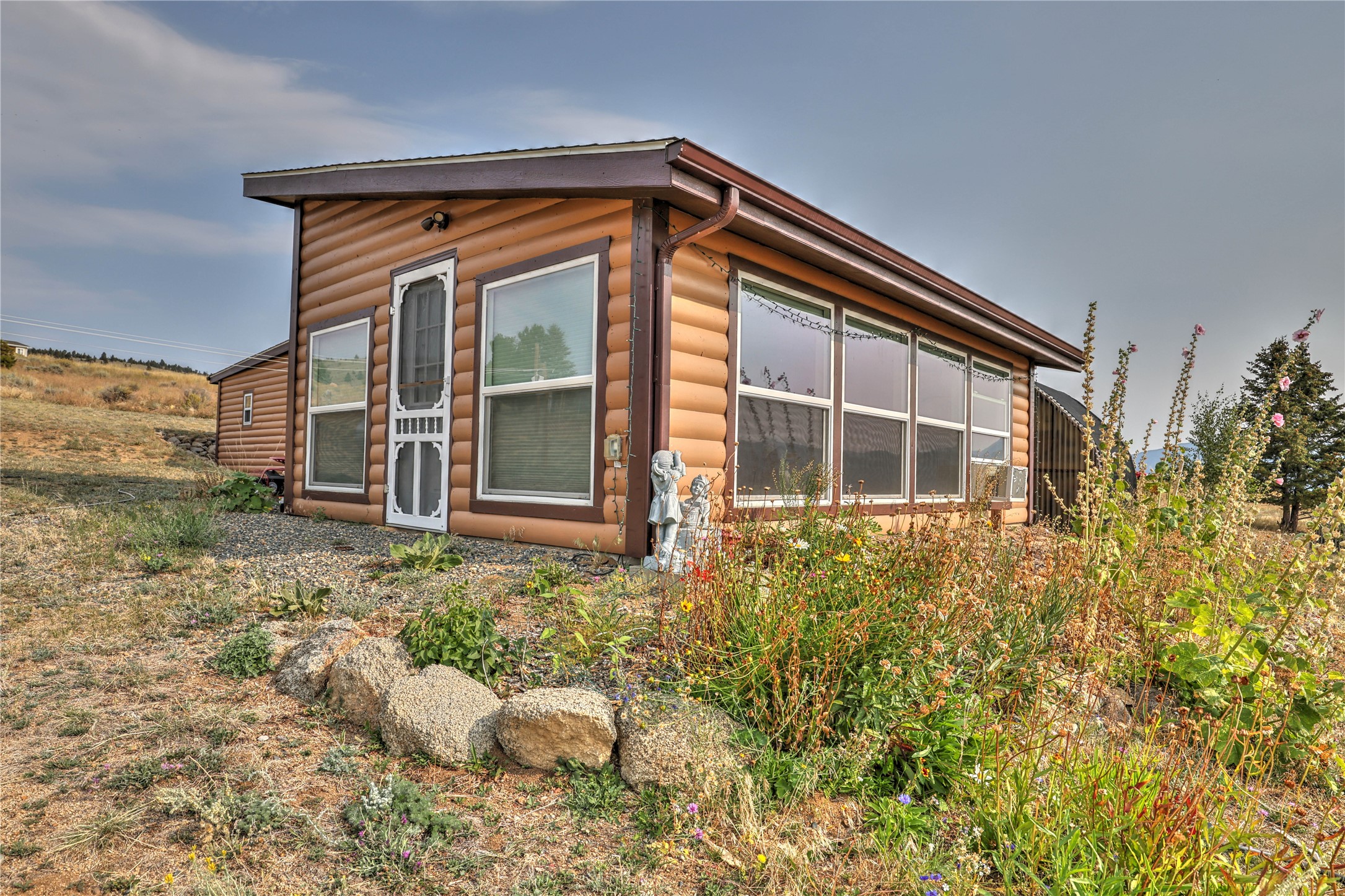 35 Hanging Wall Road