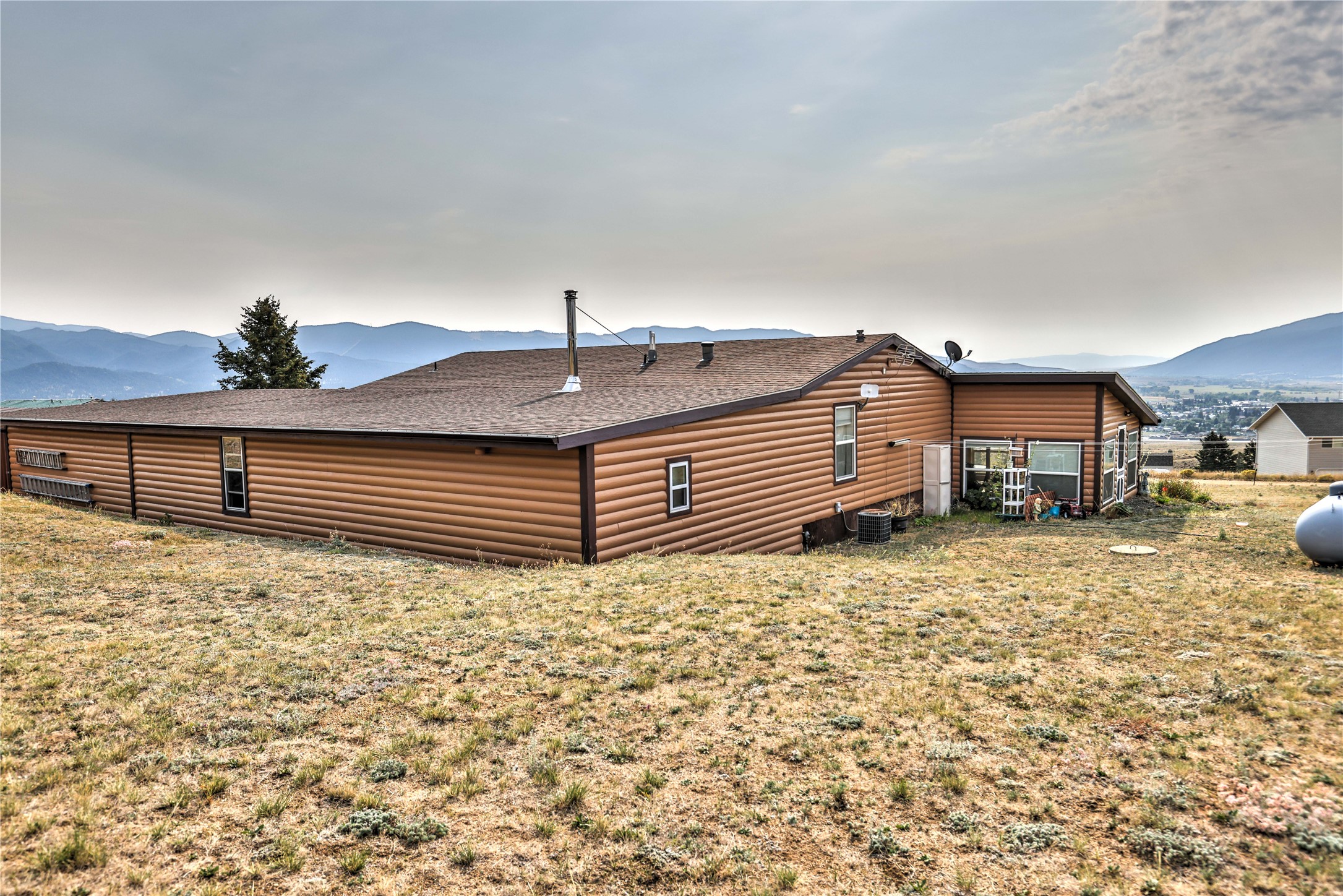 35 Hanging Wall Road